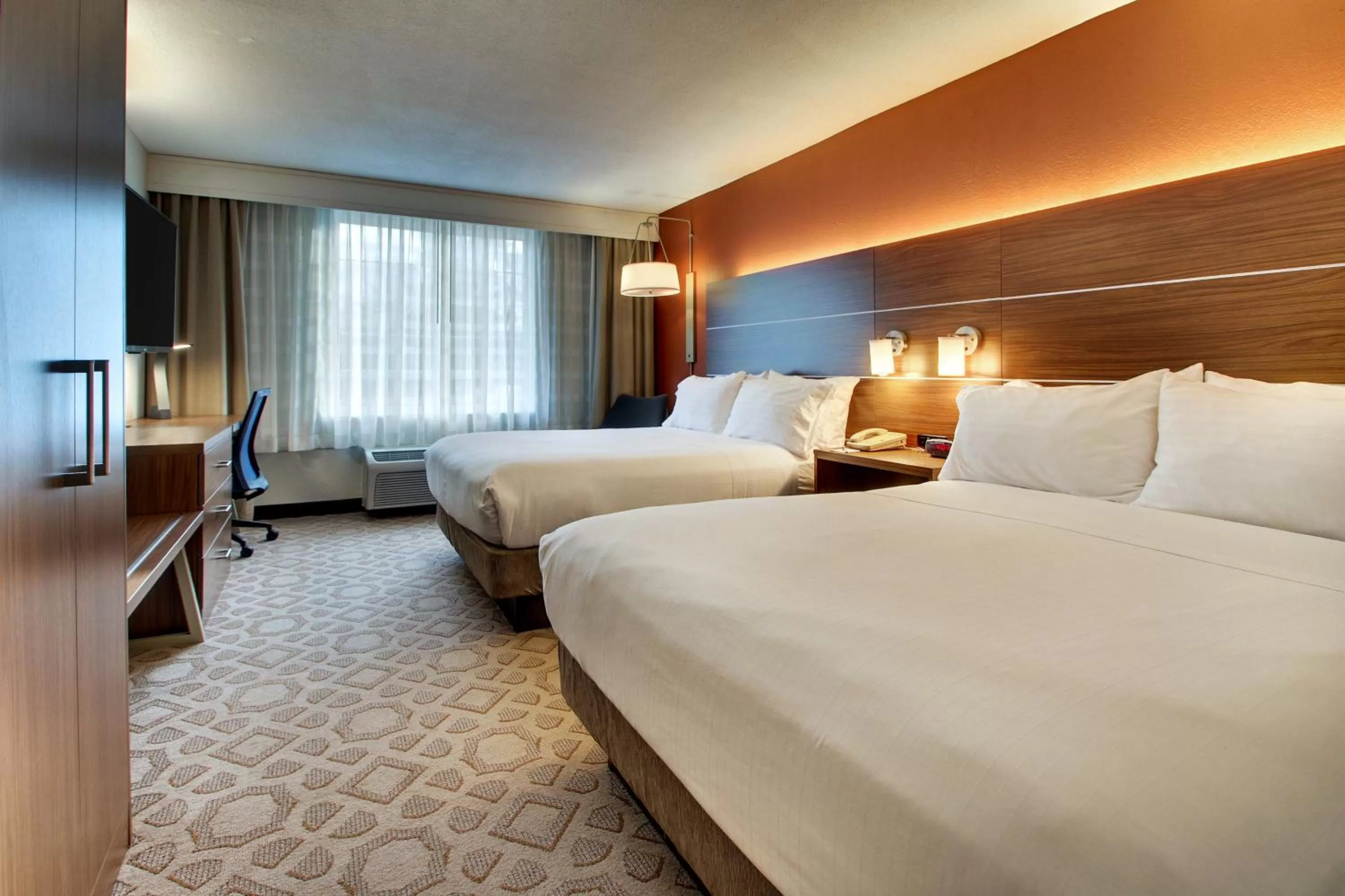 Photo of the whole room, Bed in Holiday Inn Express Poughkeepsie by IHG