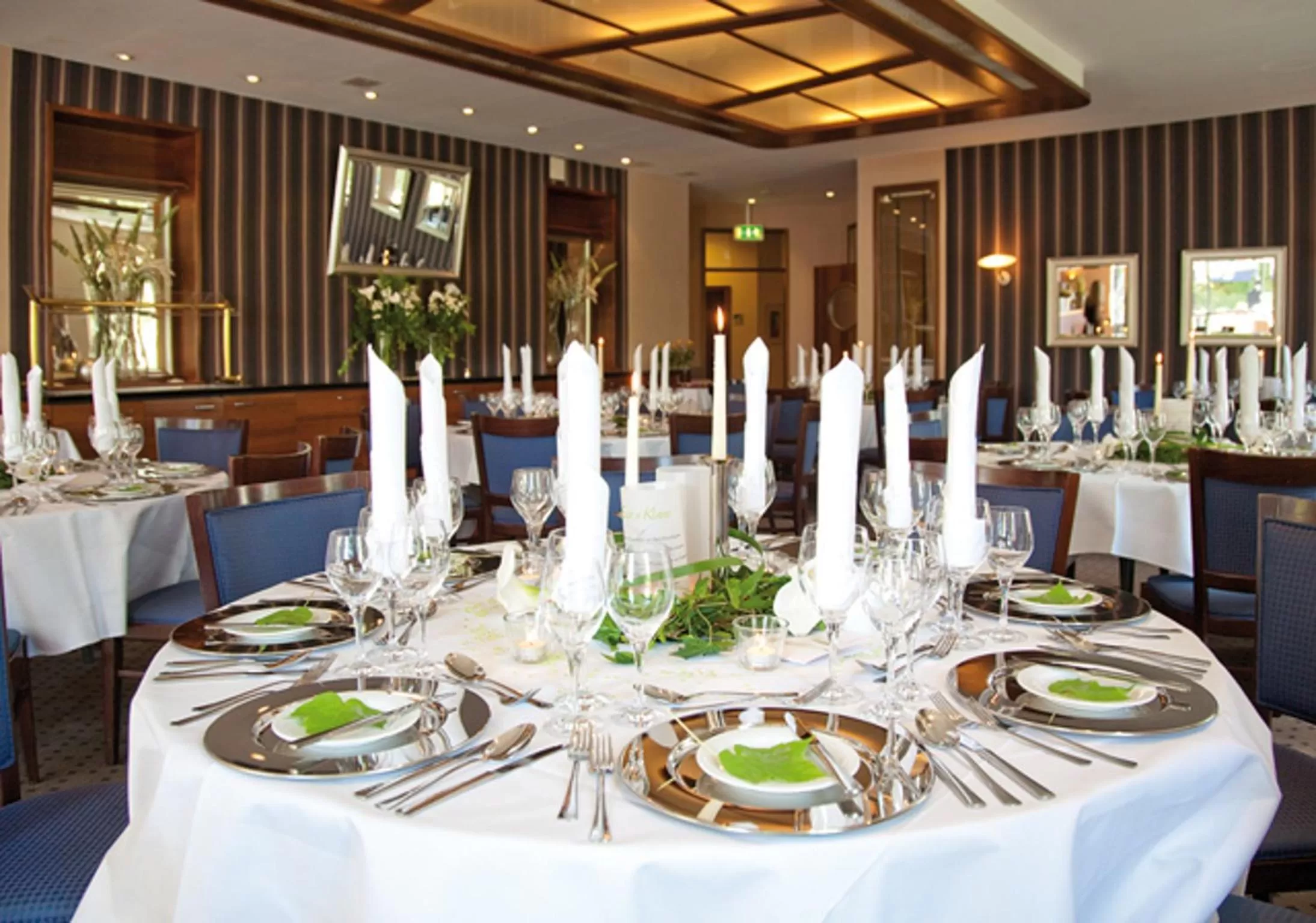 Restaurant/places to eat in SORAT Insel-Hotel Regensburg