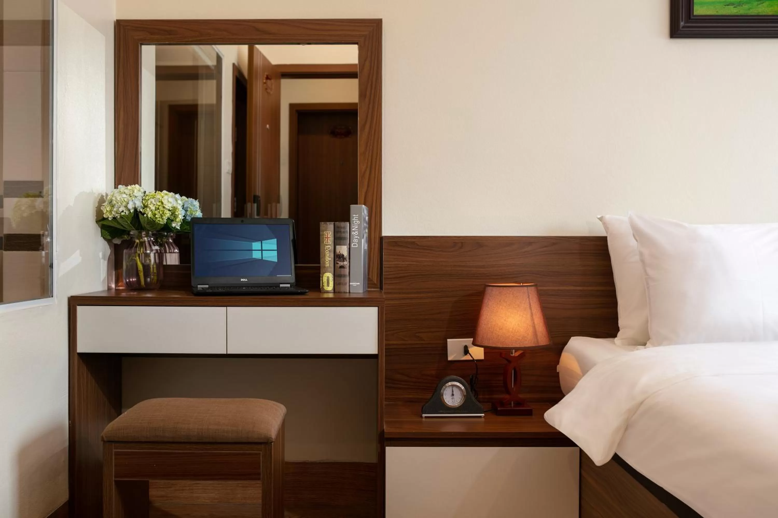 Seating area, Bed in Tam Coc Holiday Hotel & Villa