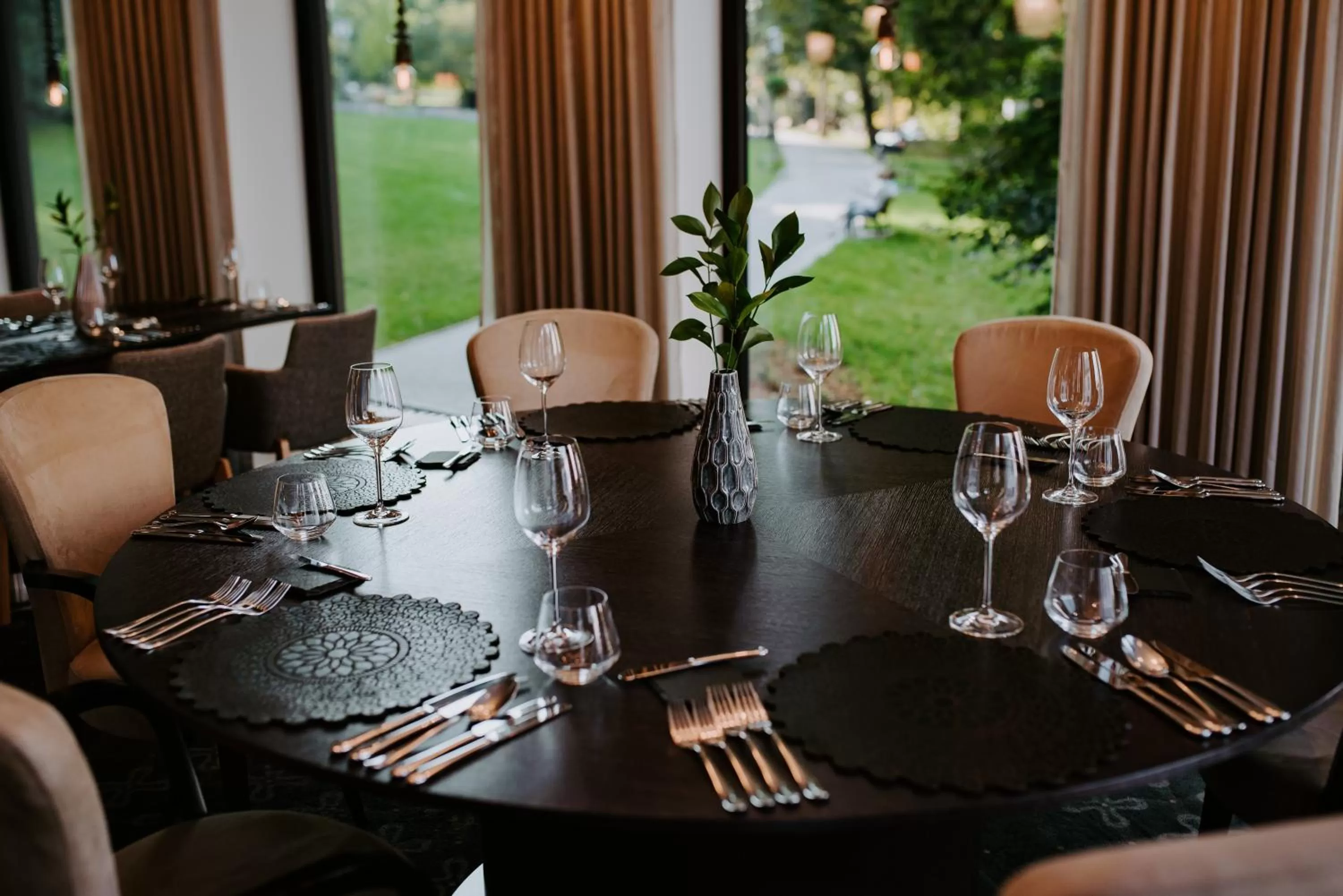 Restaurant/places to eat in Lydia Hotel