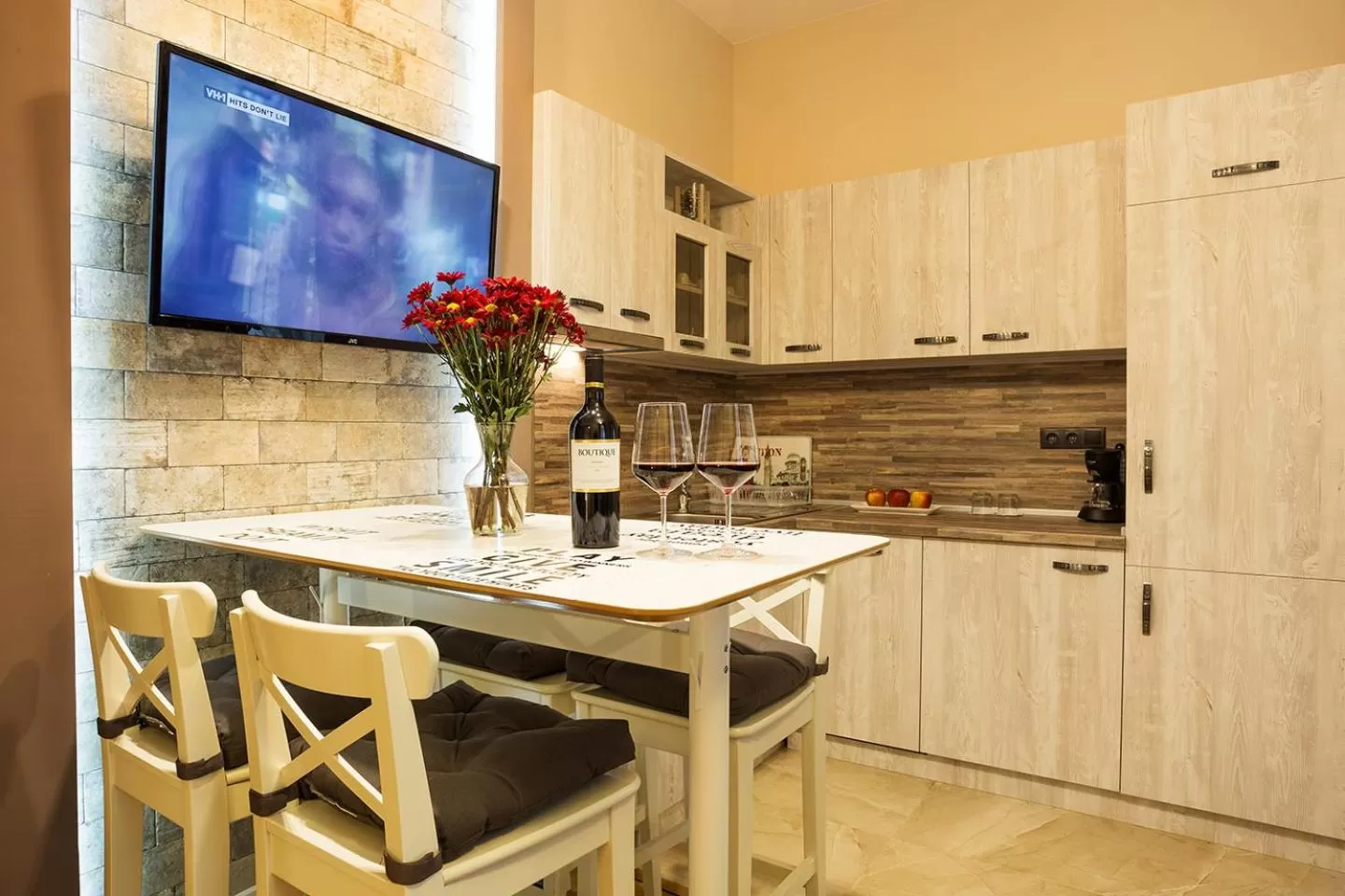 Kitchen or kitchenette in Sofia Place Hotel by HMG