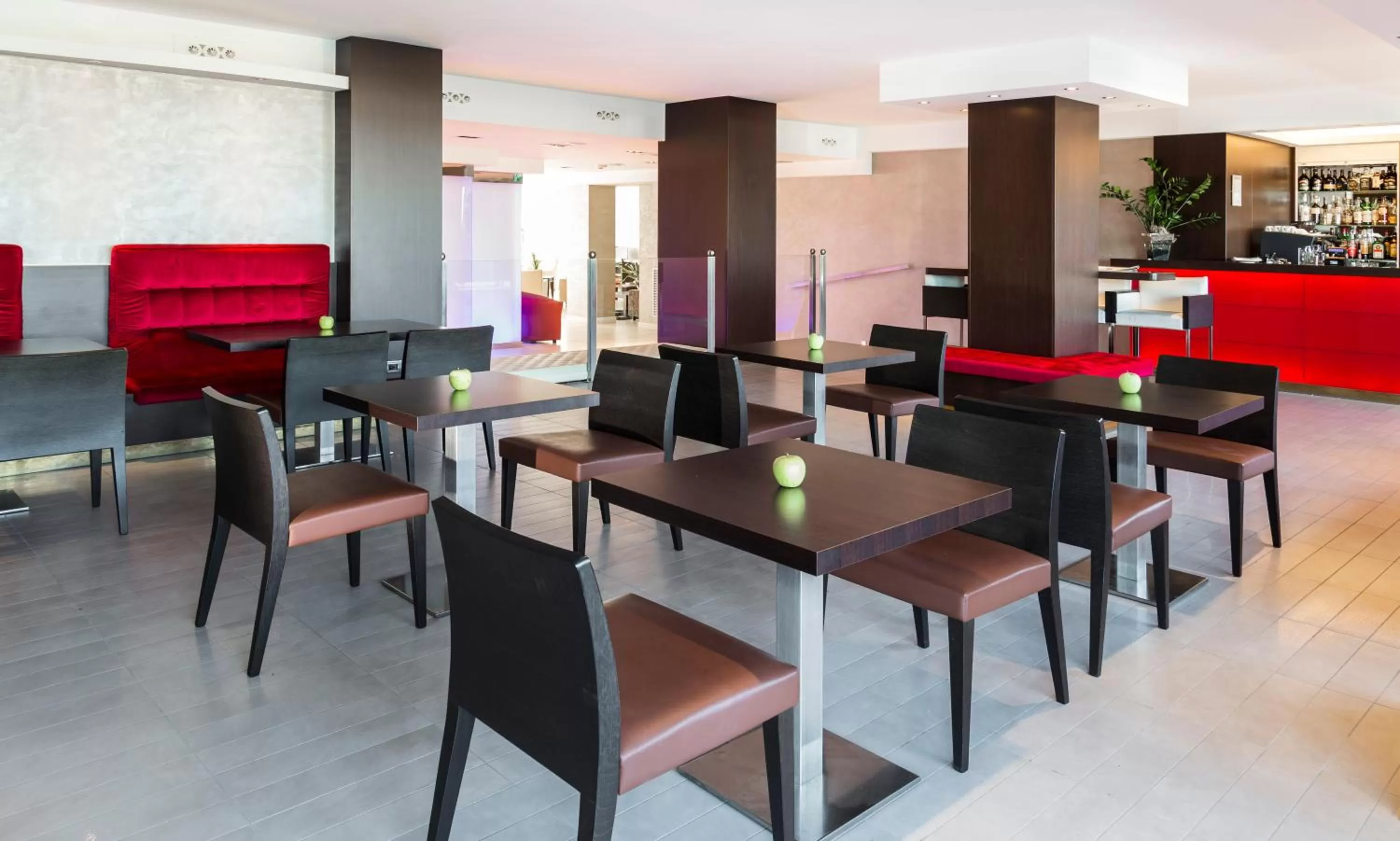 Lounge or bar in Terminal Palace & SPA