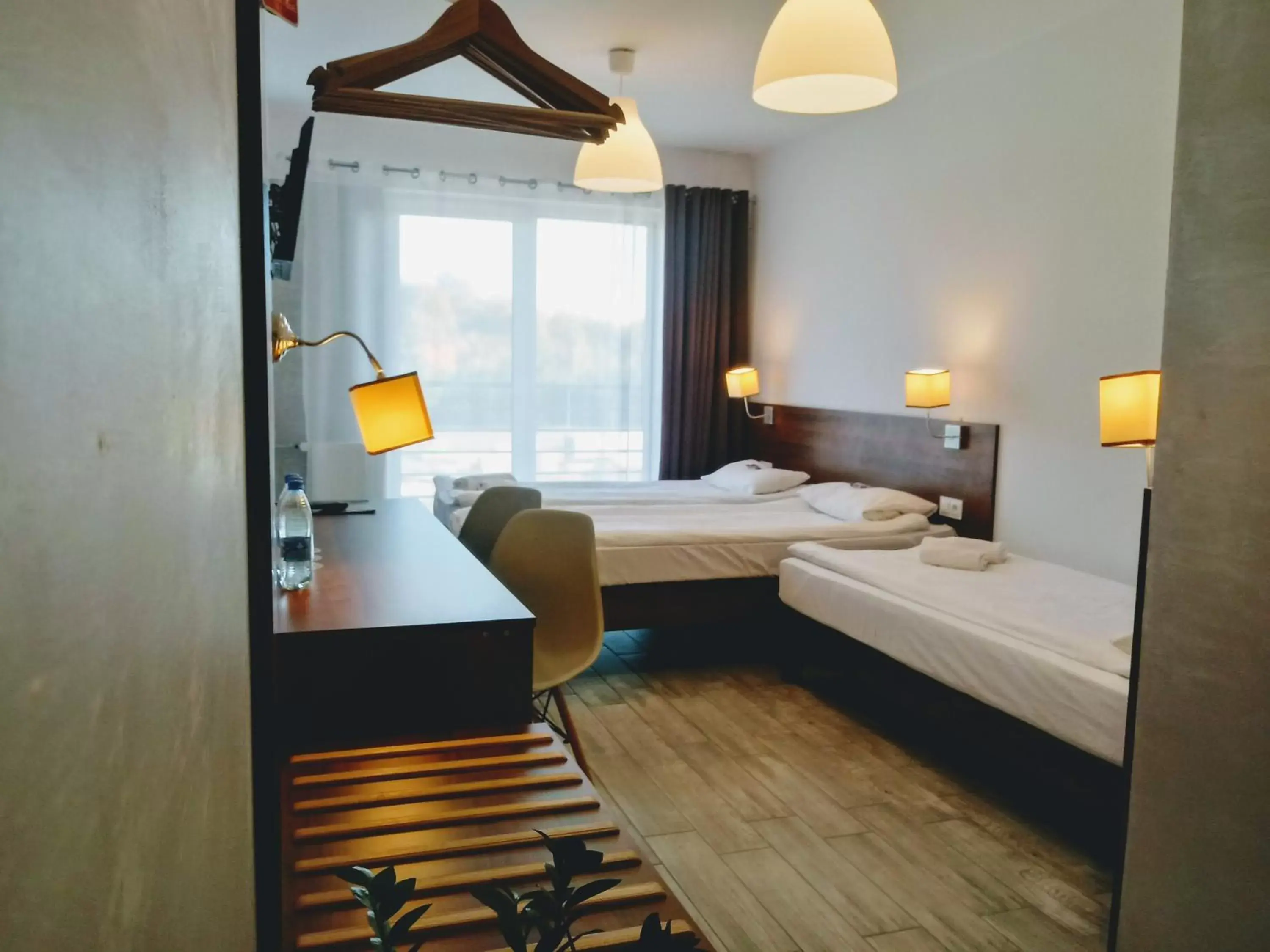 Triple Room in Hotel Miłosz Restauracja, Basen dla dzieci, Sala Zabaw, Siłownia Triple Room in Hotel Miłosz Restauracja, Basen dla dzieci, Sala Zabaw, Siłownia