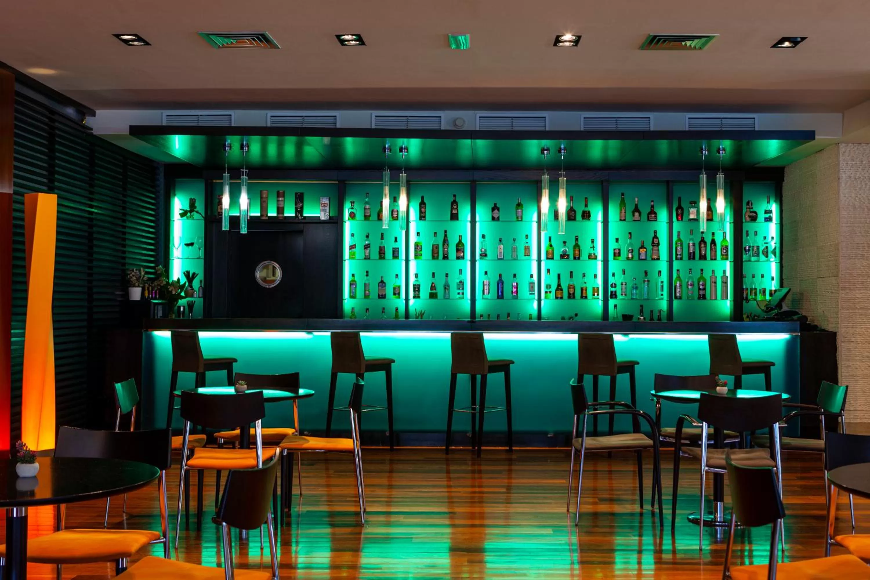 Lounge or bar in Hotel Macià Real De La Alhambra