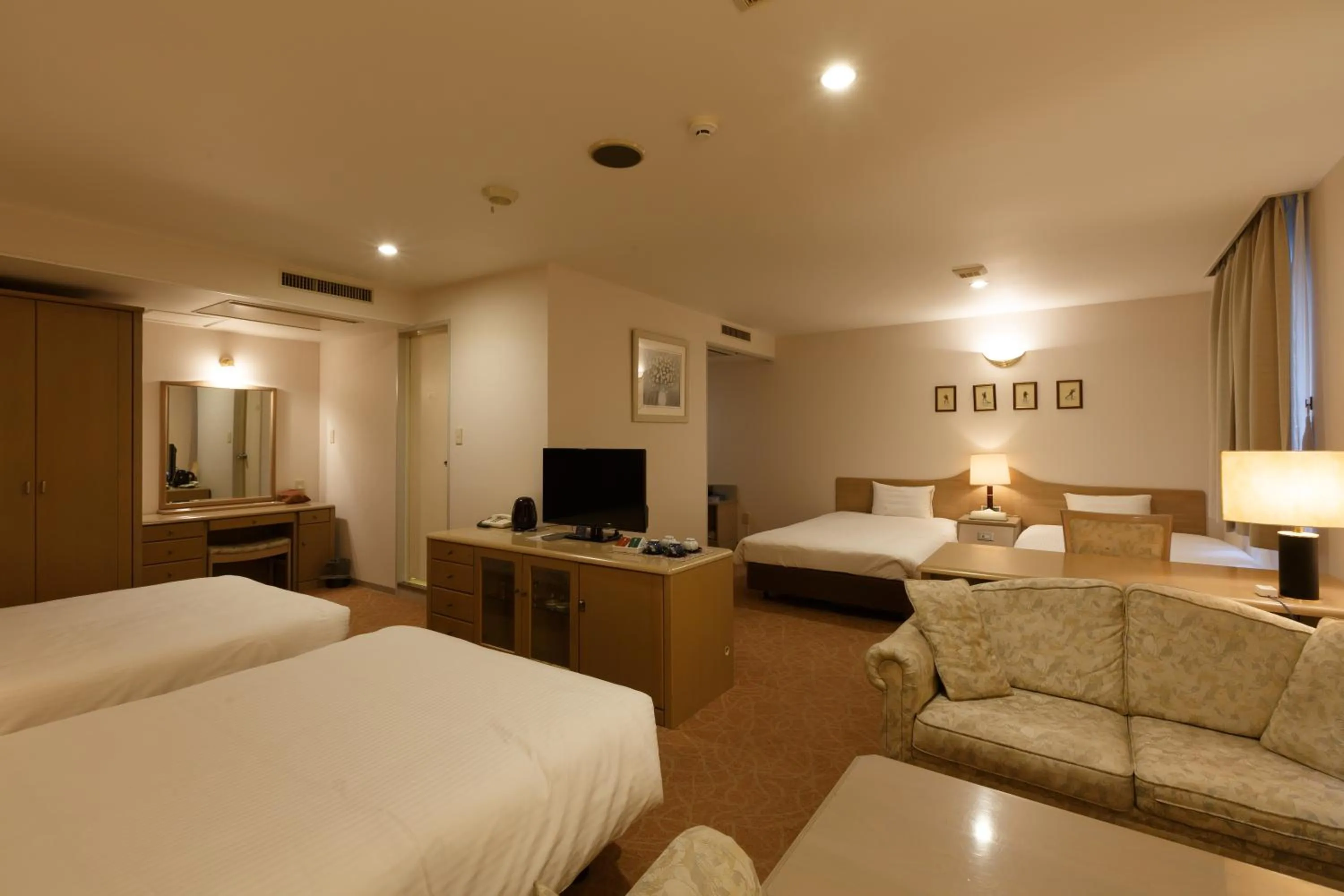 Photo of the whole room, Bed in Chisun Hotel Kamata