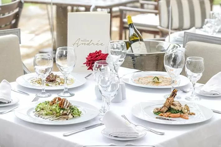 Restaurant/Places to Eat in Le Sphinx Boutique Hôtel