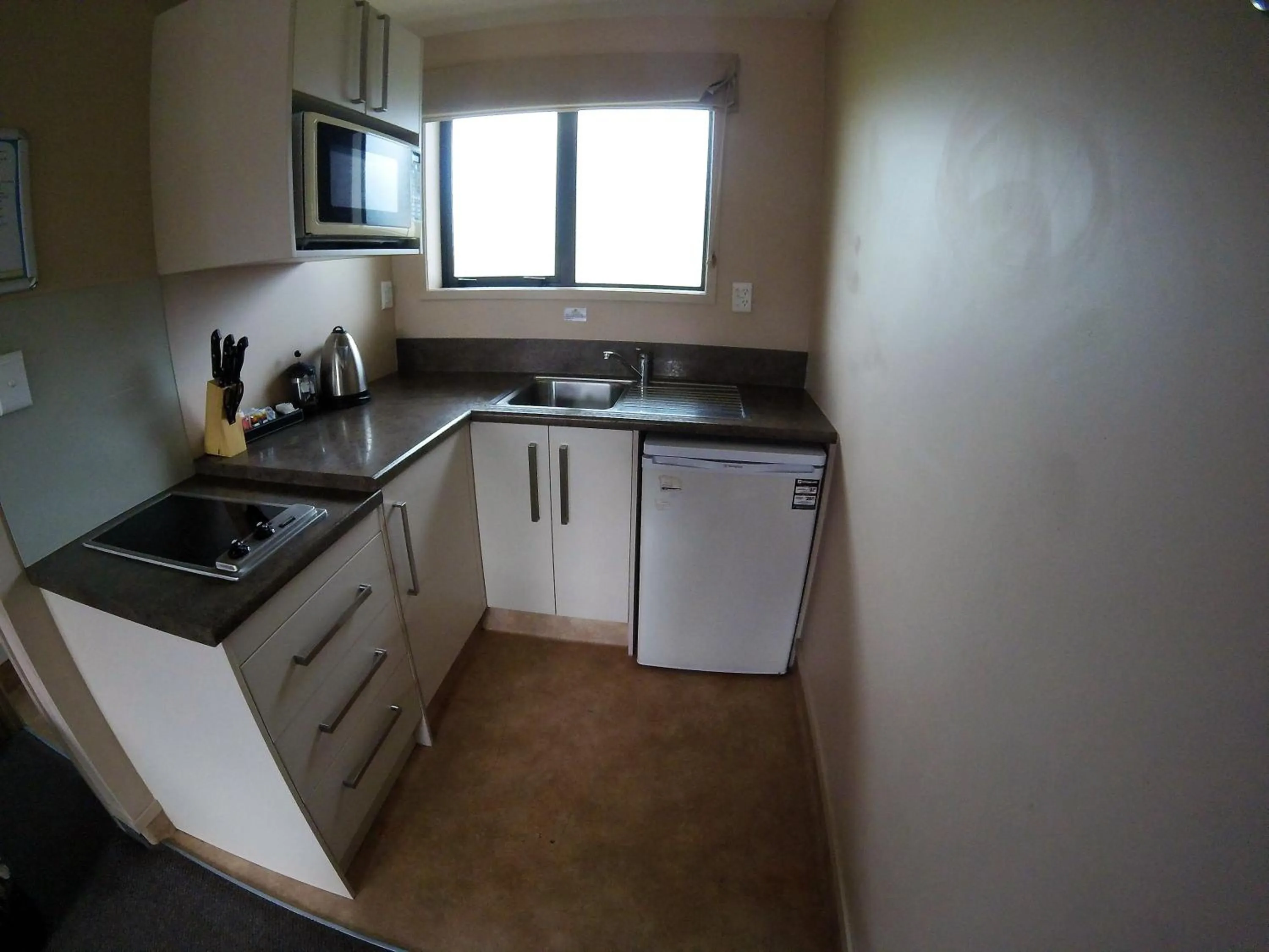 Kitchen or kitchenette in All Seasons Holiday Park