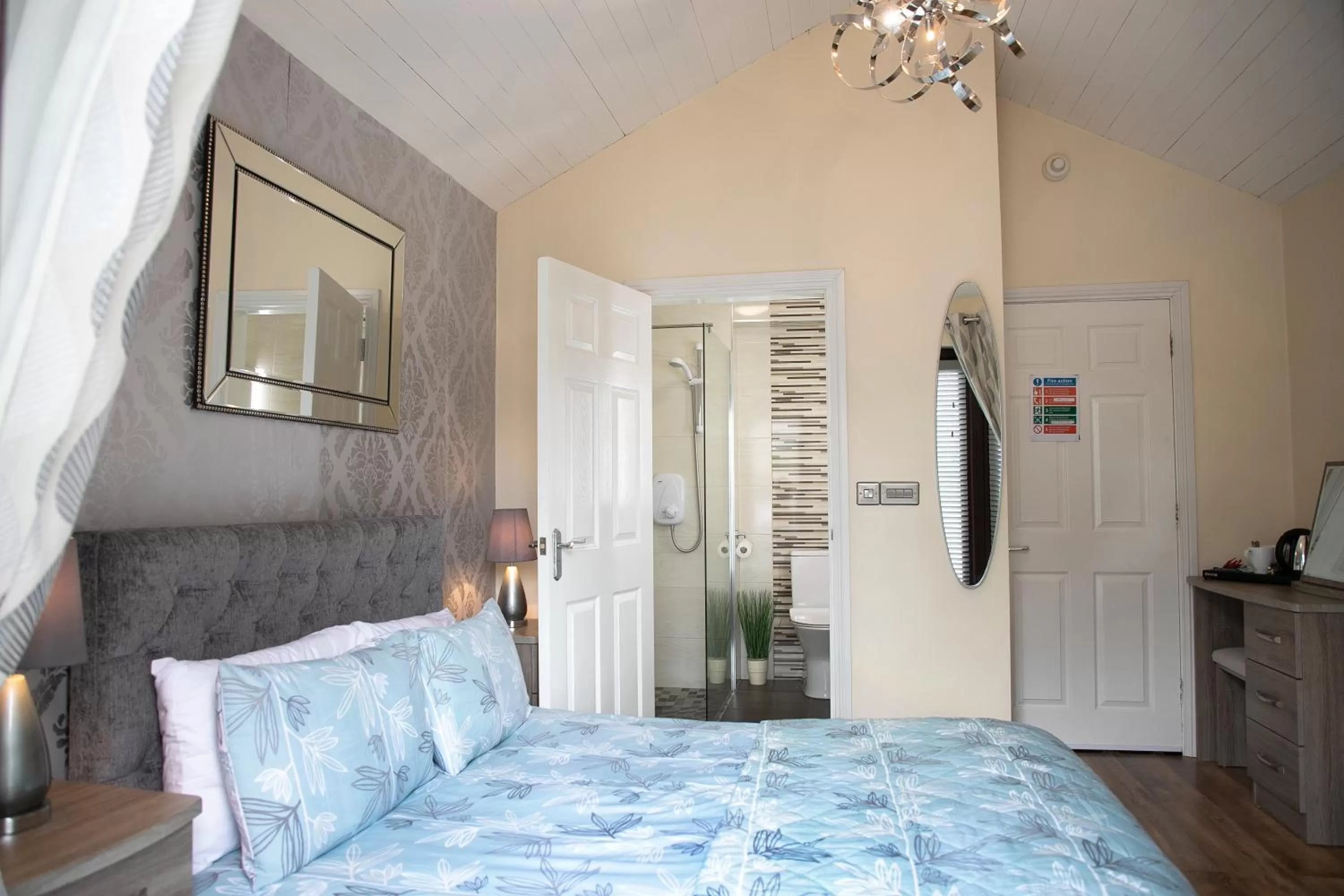 Bedroom, Bed in Arch House B&B & Apartments