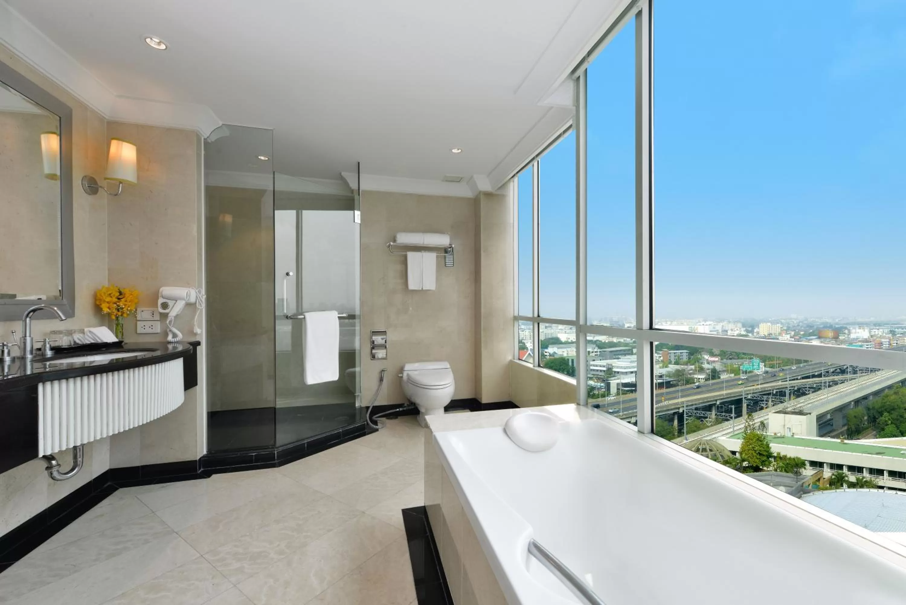 Bathroom in Miracle Grand Convention Hotel