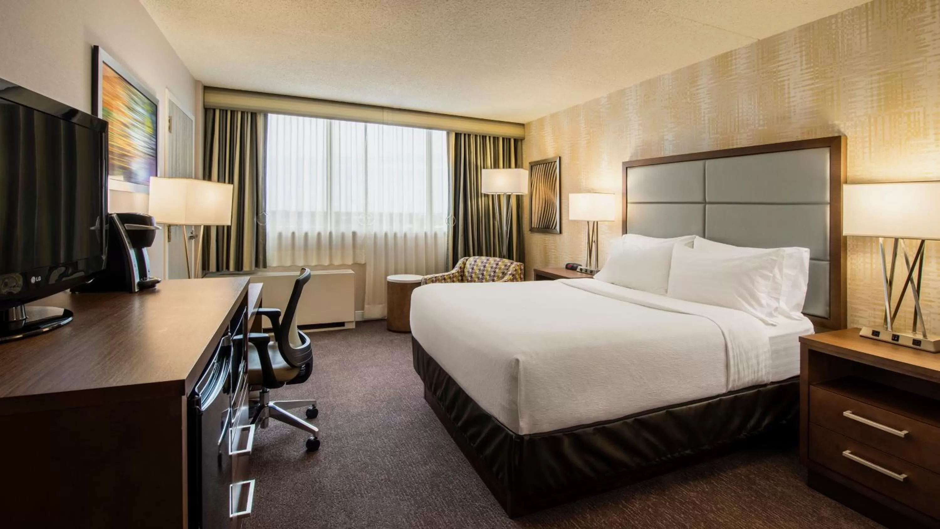 Photo of the whole room, Bed in Holiday Inn Winnipeg-South by IHG