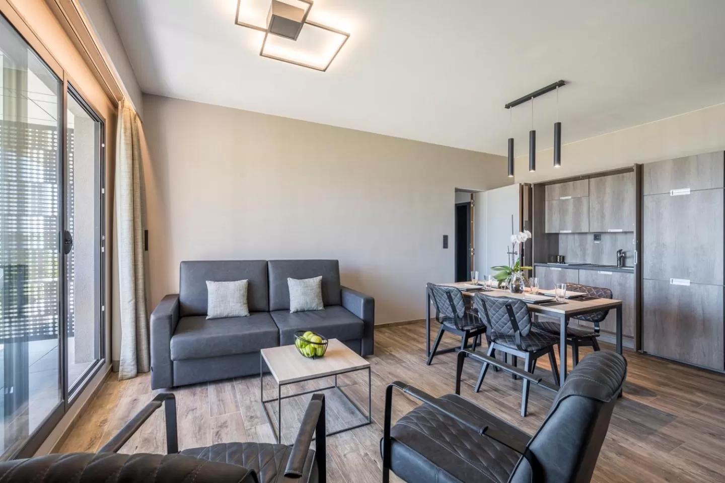 Kitchen or kitchenette in Golden Lakes Hotel