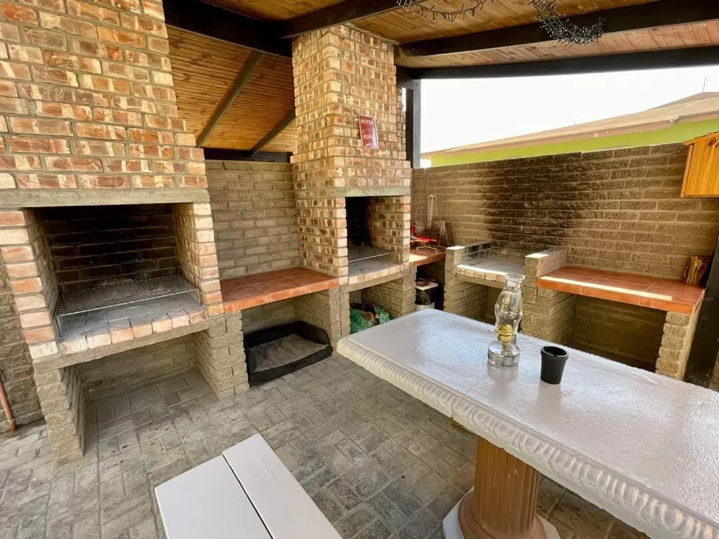 Property building, BBQ Facilities in Bushbabies-Inn Self-Catering Accommodation