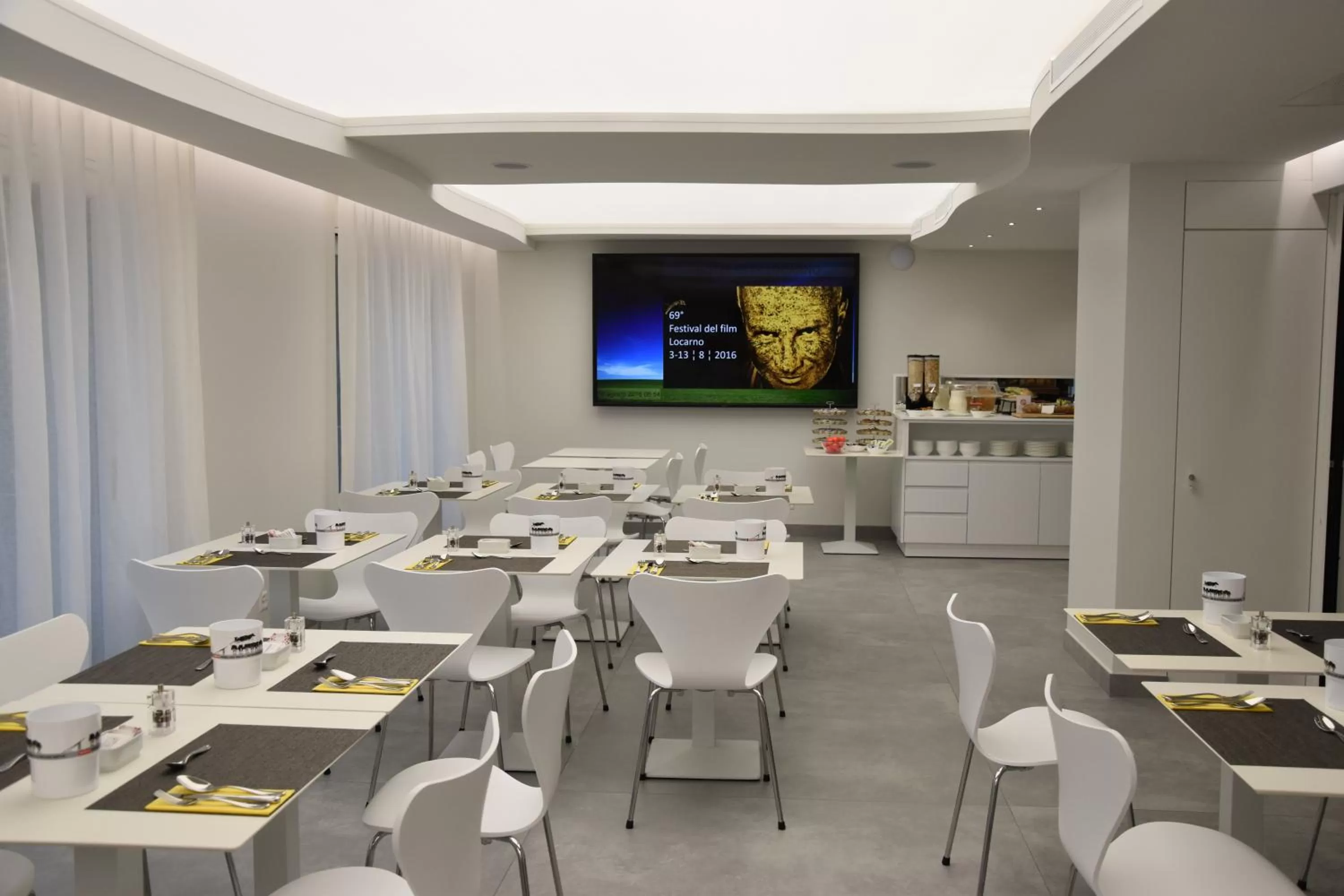 Restaurant/places to eat in Hotel City Locarno