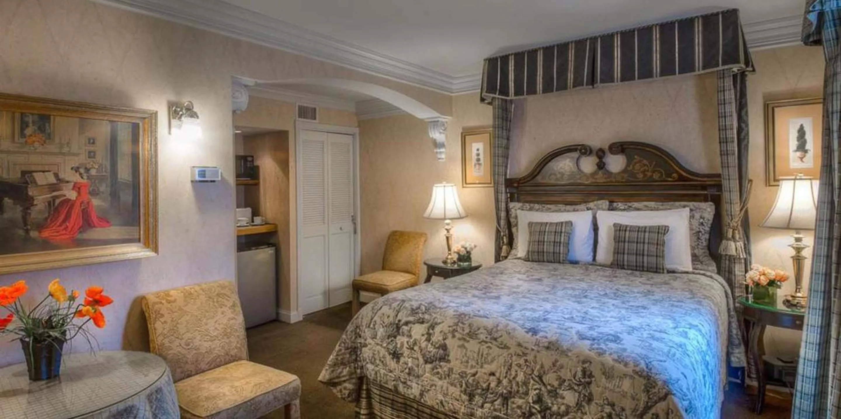 Bed in Red Coach Inn