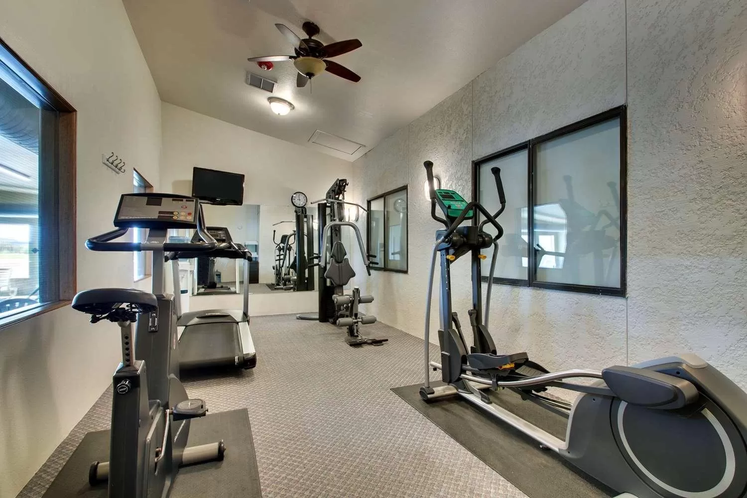 Fitness centre/facilities in Best Western West Hills Inn