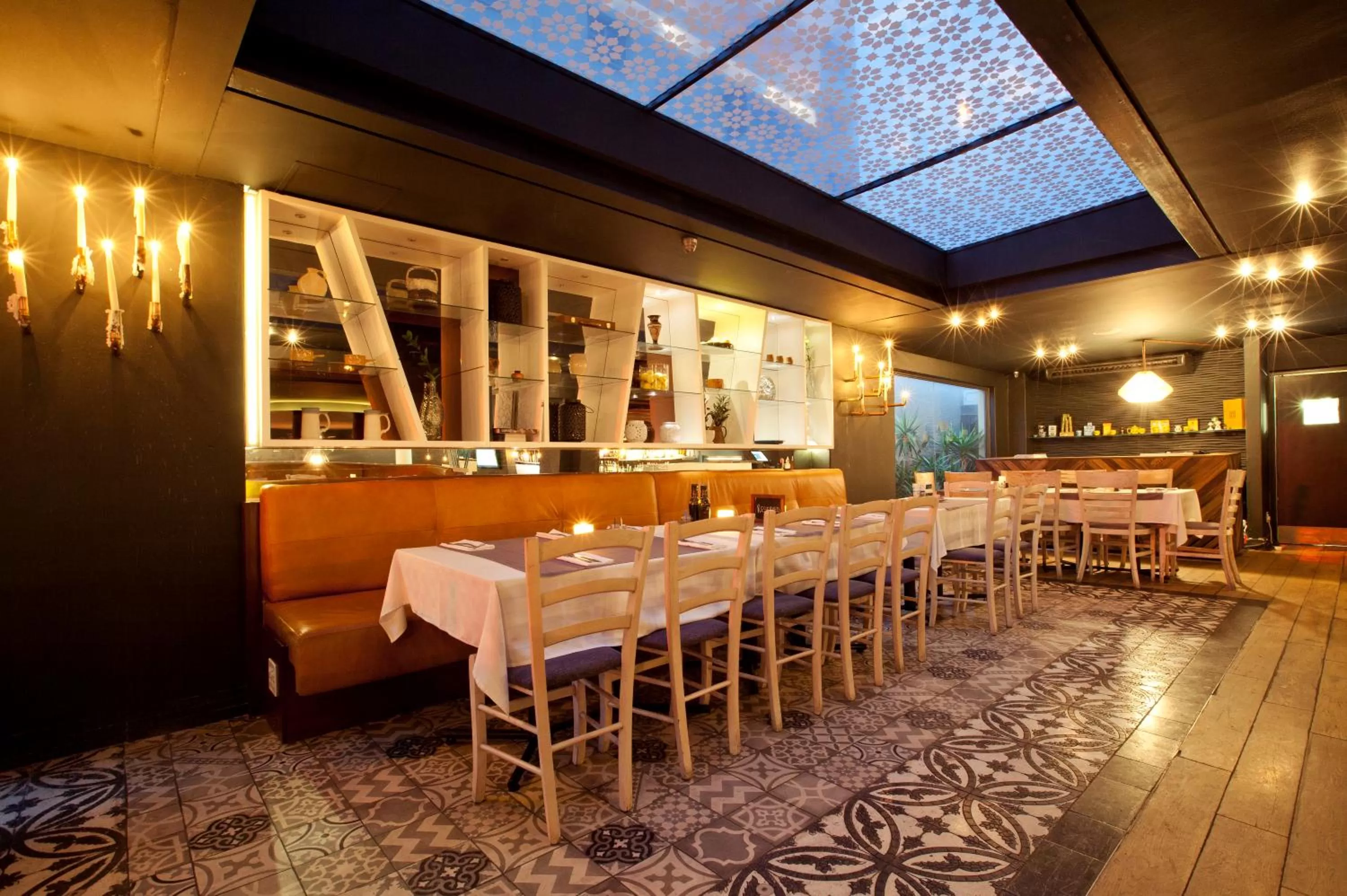 Restaurant/places to eat in La Splendida Hotel by NEWMARK