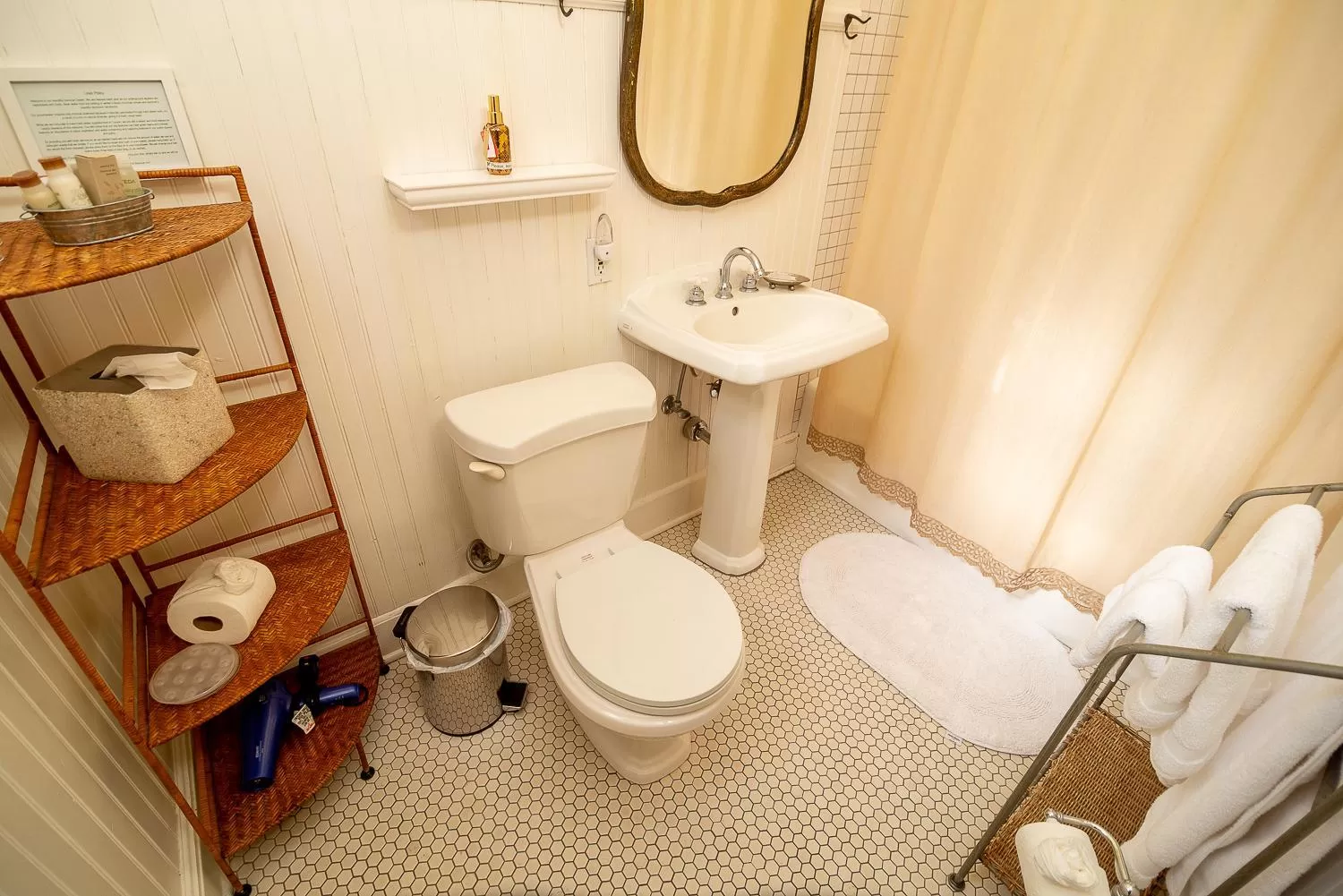 Shower in The Blenman Inn