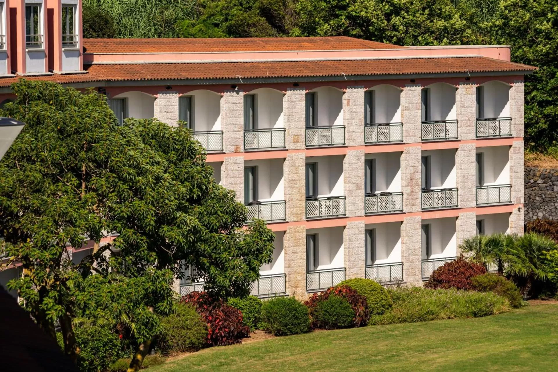 Property building in Terceira Mar Hotel