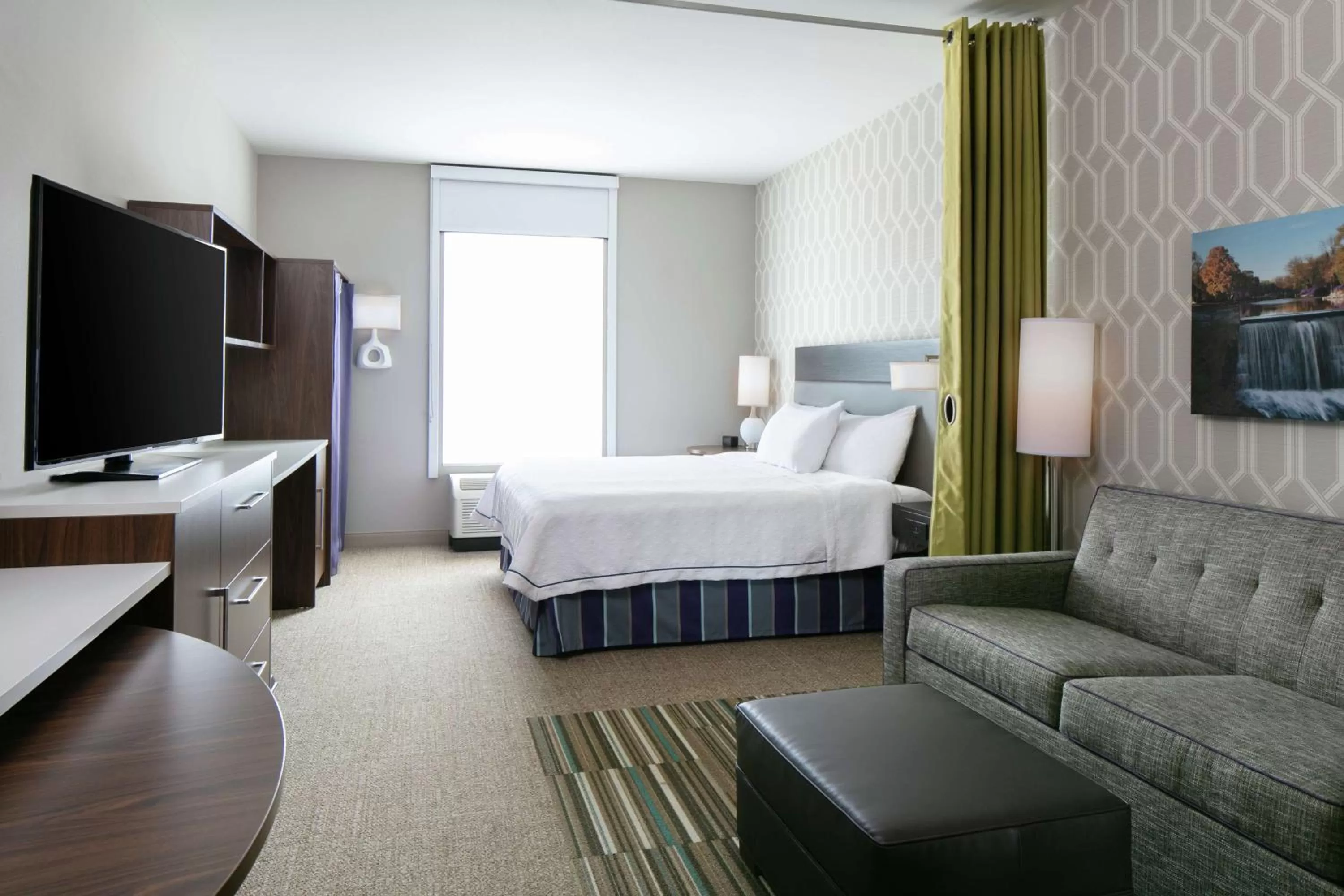 Bedroom, Bed in Home2 Suites By Hilton Menomonee Falls Milwaukee