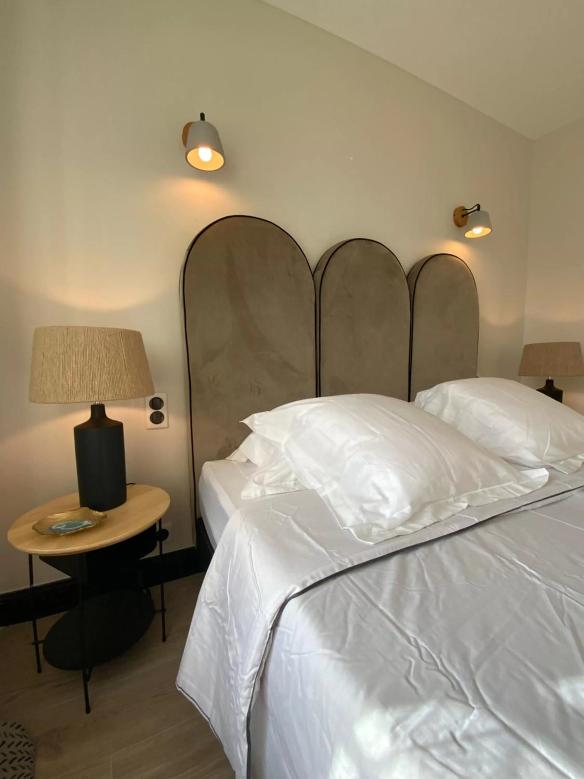 Bed in Hôtel l'Arena