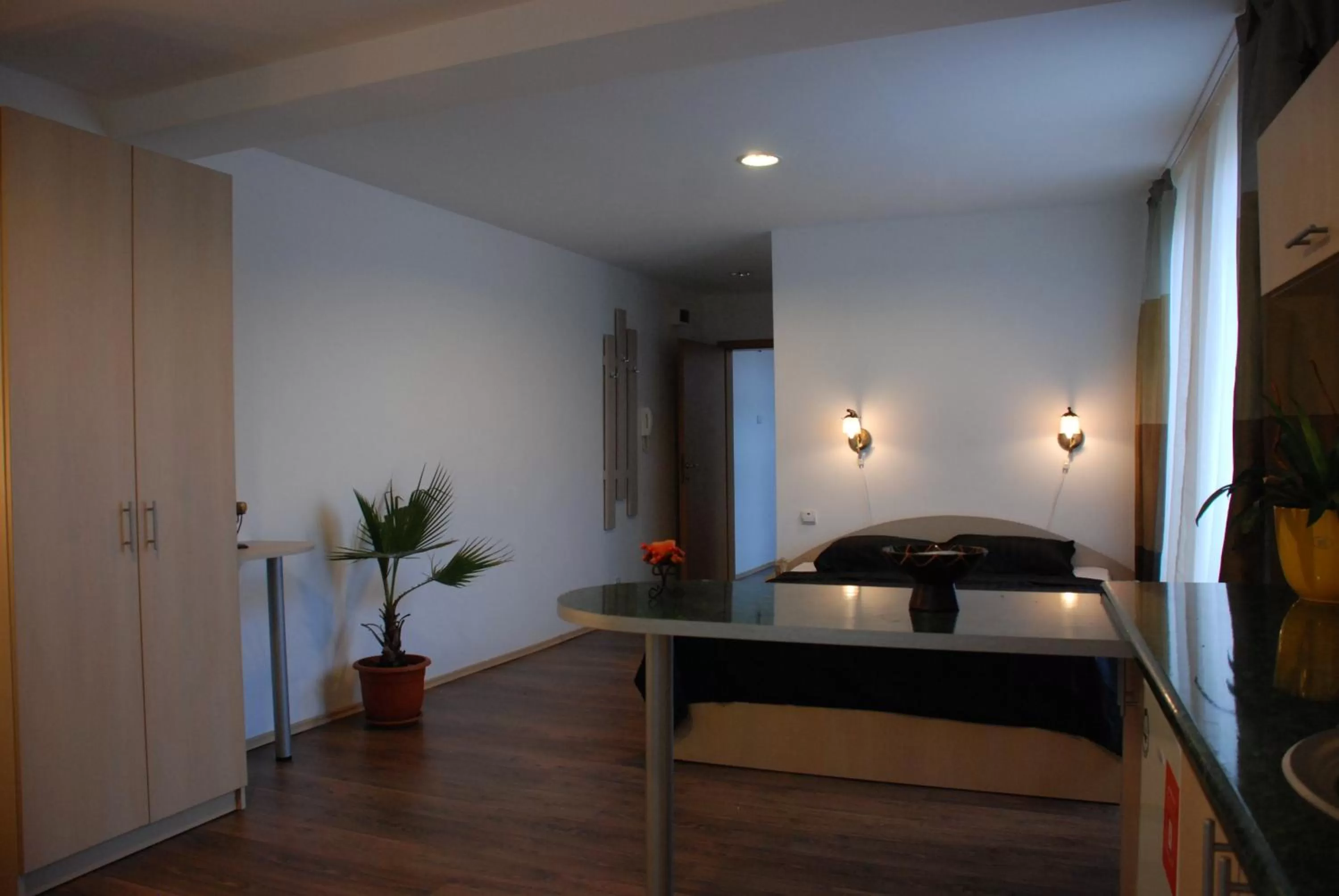 Dining area in Lucas 10 Apartments