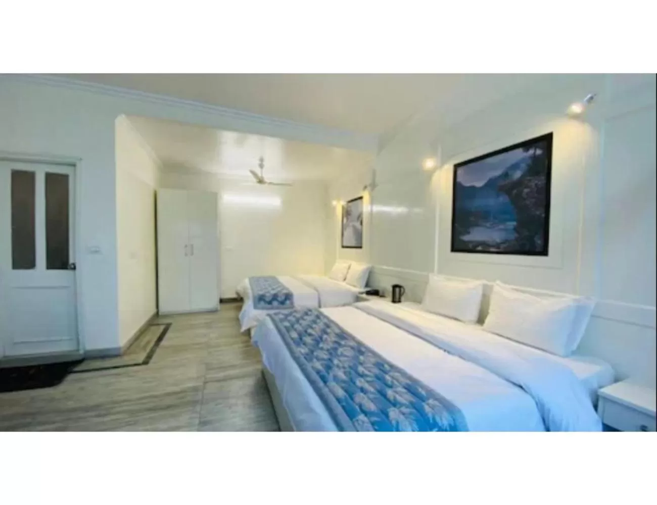 Bed in Hotel Diamond, Mussoorie