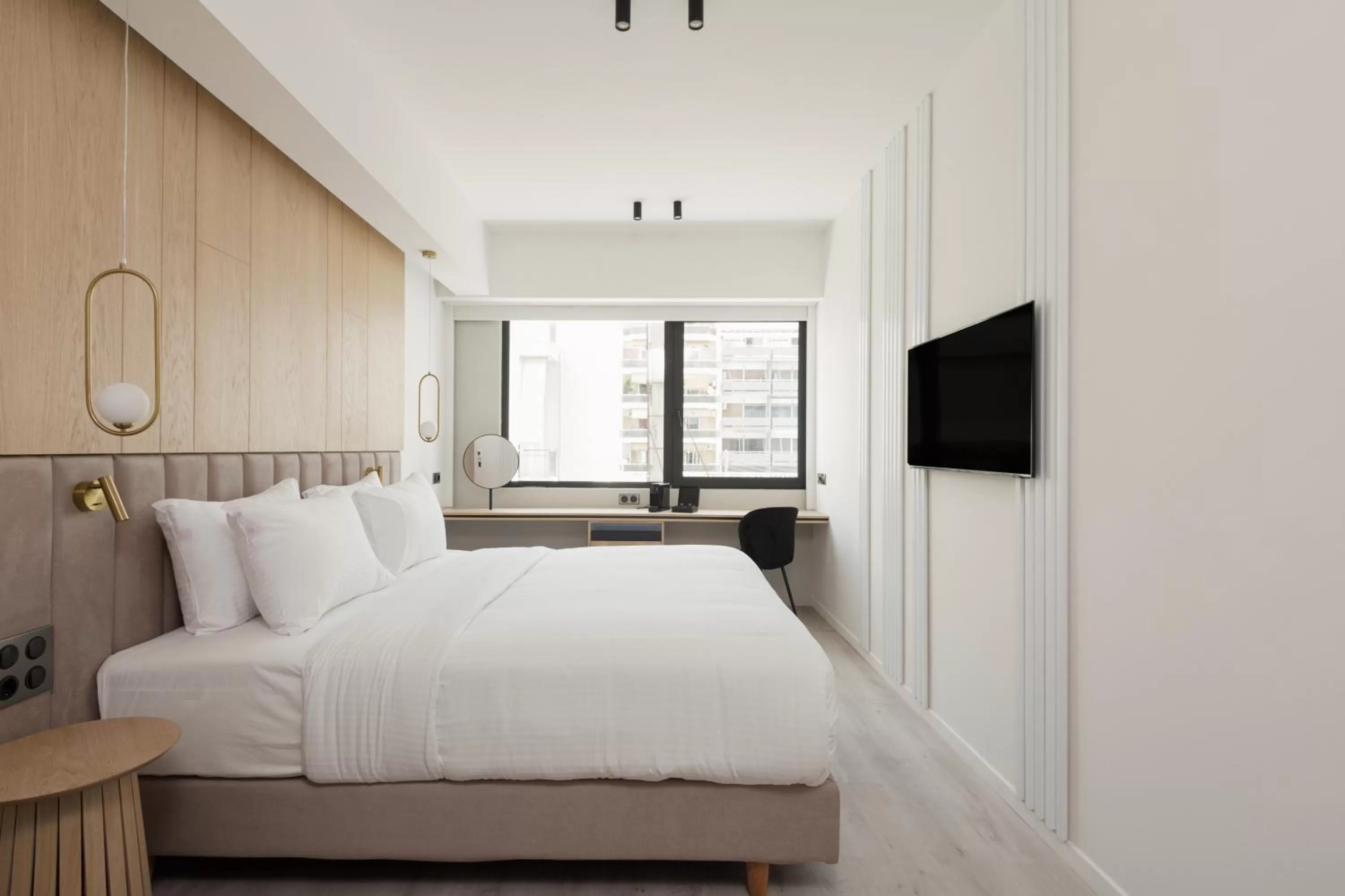 Bed in LUX&EASY Signature Syngrou 234