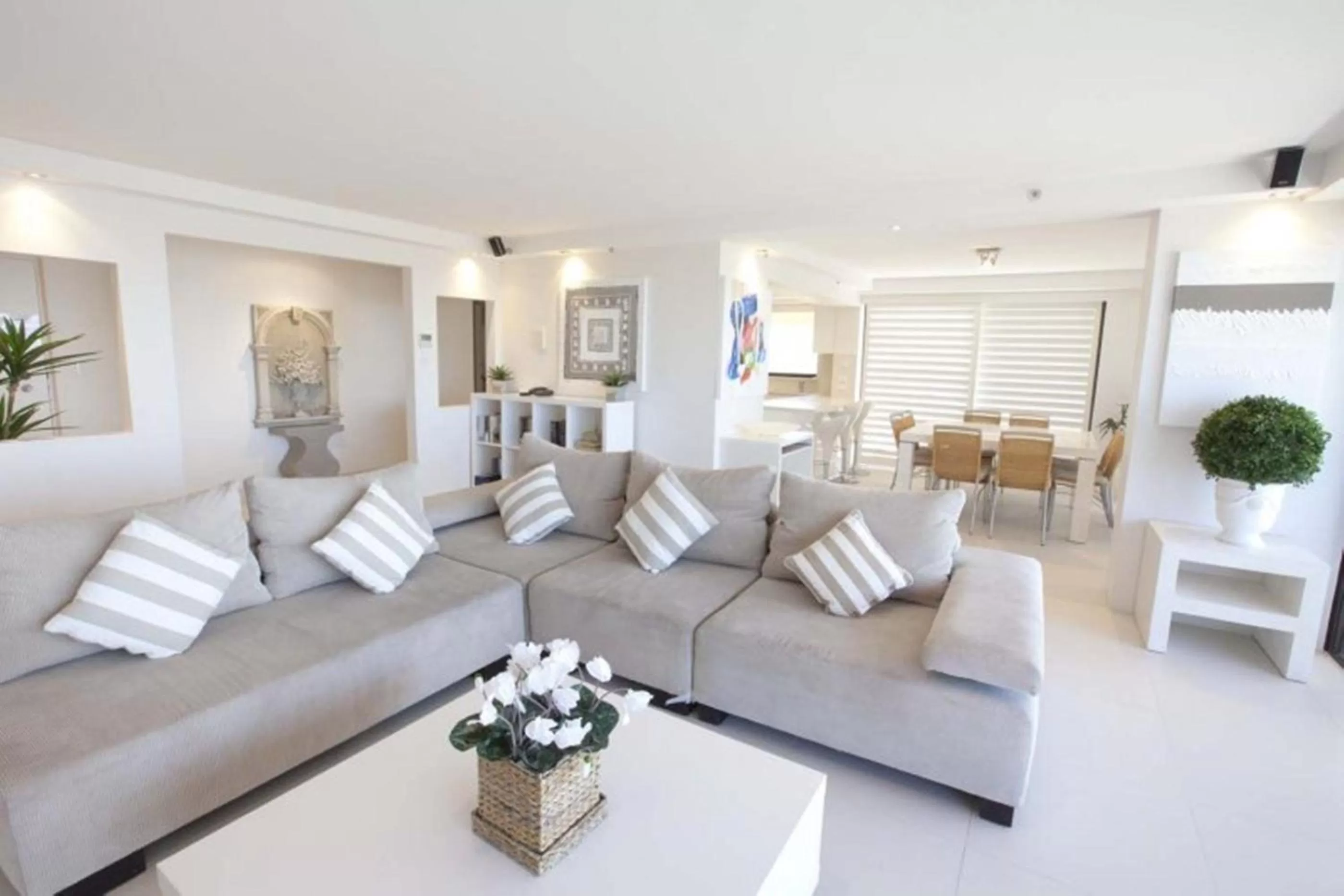 Living room in De Ville Apartments