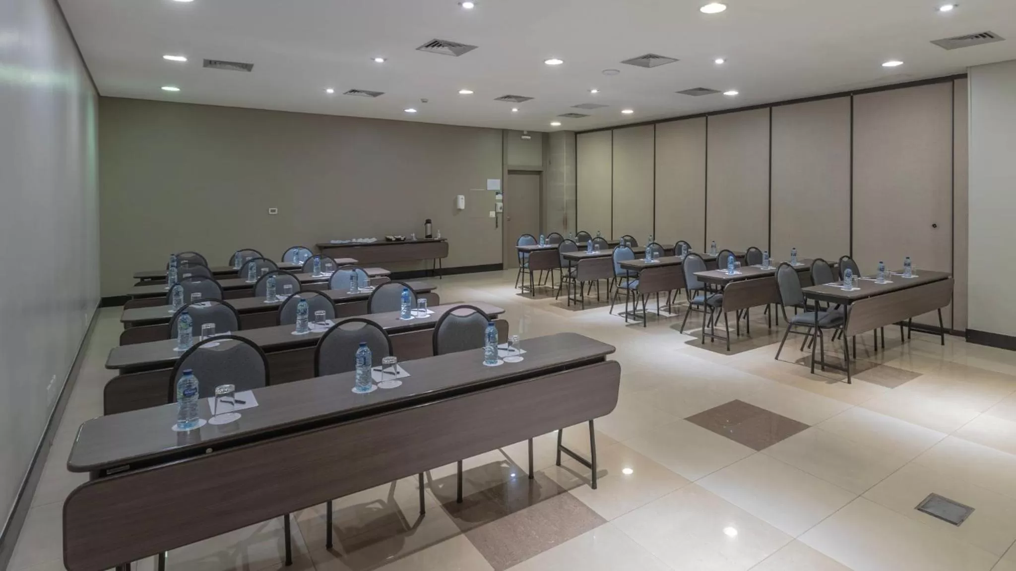 Meeting/conference room in Hotel Deville Prime Cuiabá