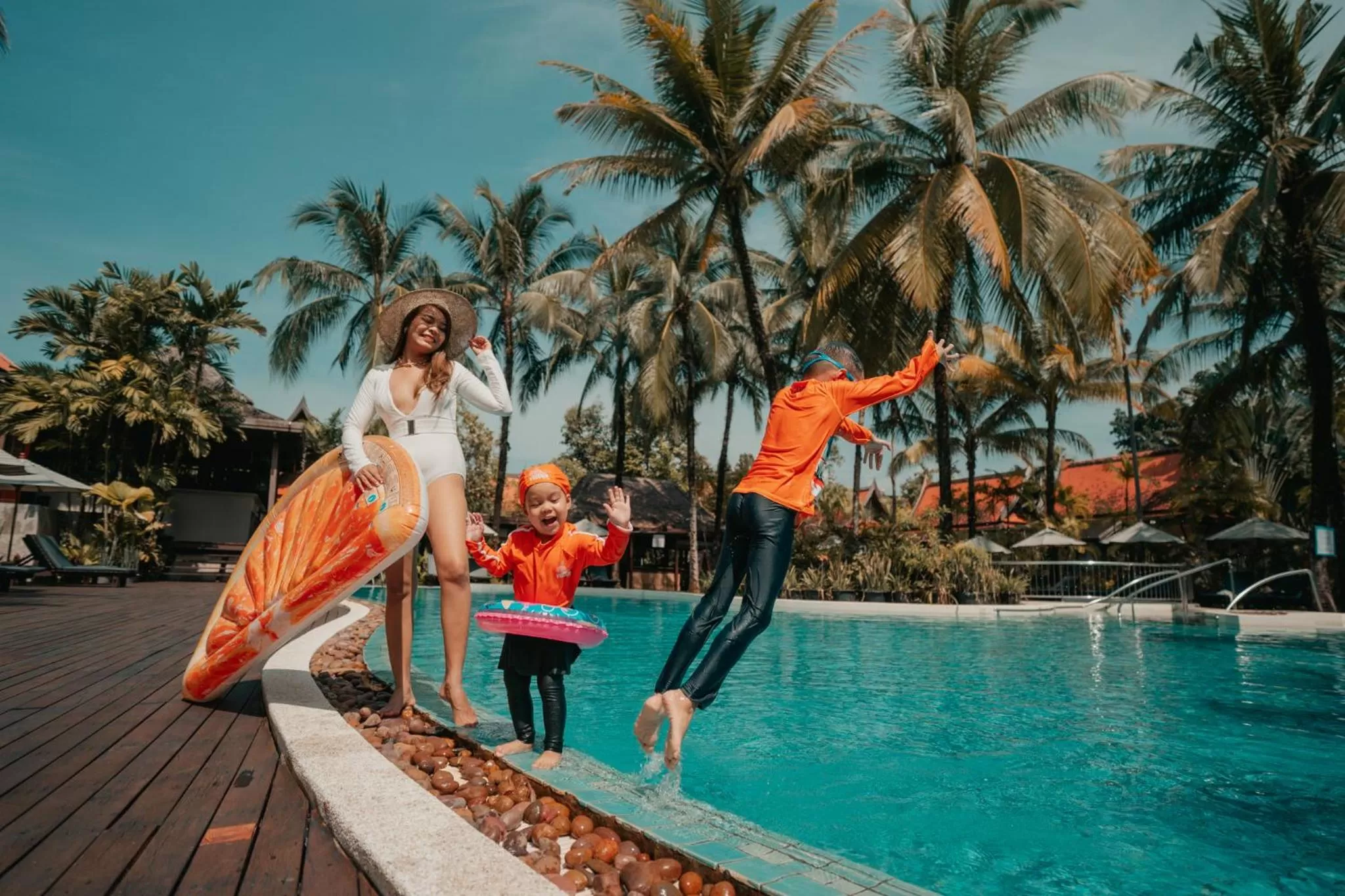 Swimming pool in Khaolak Bhandari Resort & Spa