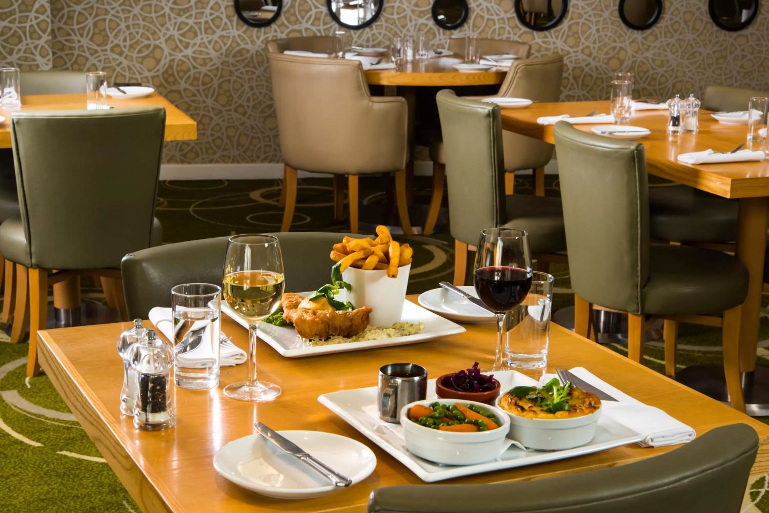 Restaurant/places to eat in Mercure Newbury West Grange Hotel
