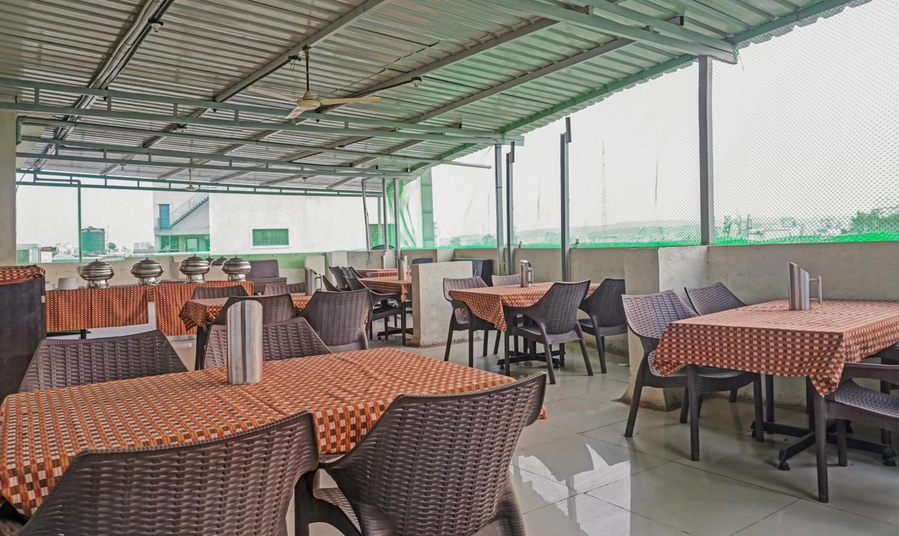 Restaurant/Places to Eat in Treebo Trend Chetan Executive Hadapsar Phursungi