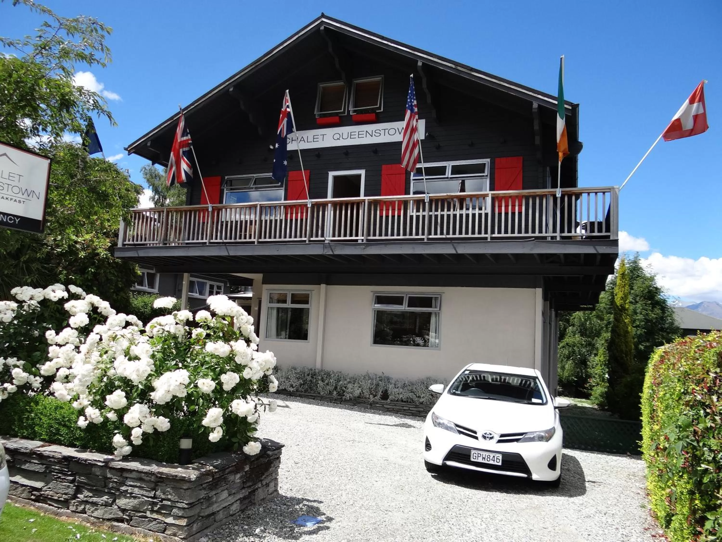 Facade/entrance in Chalet Queenstown