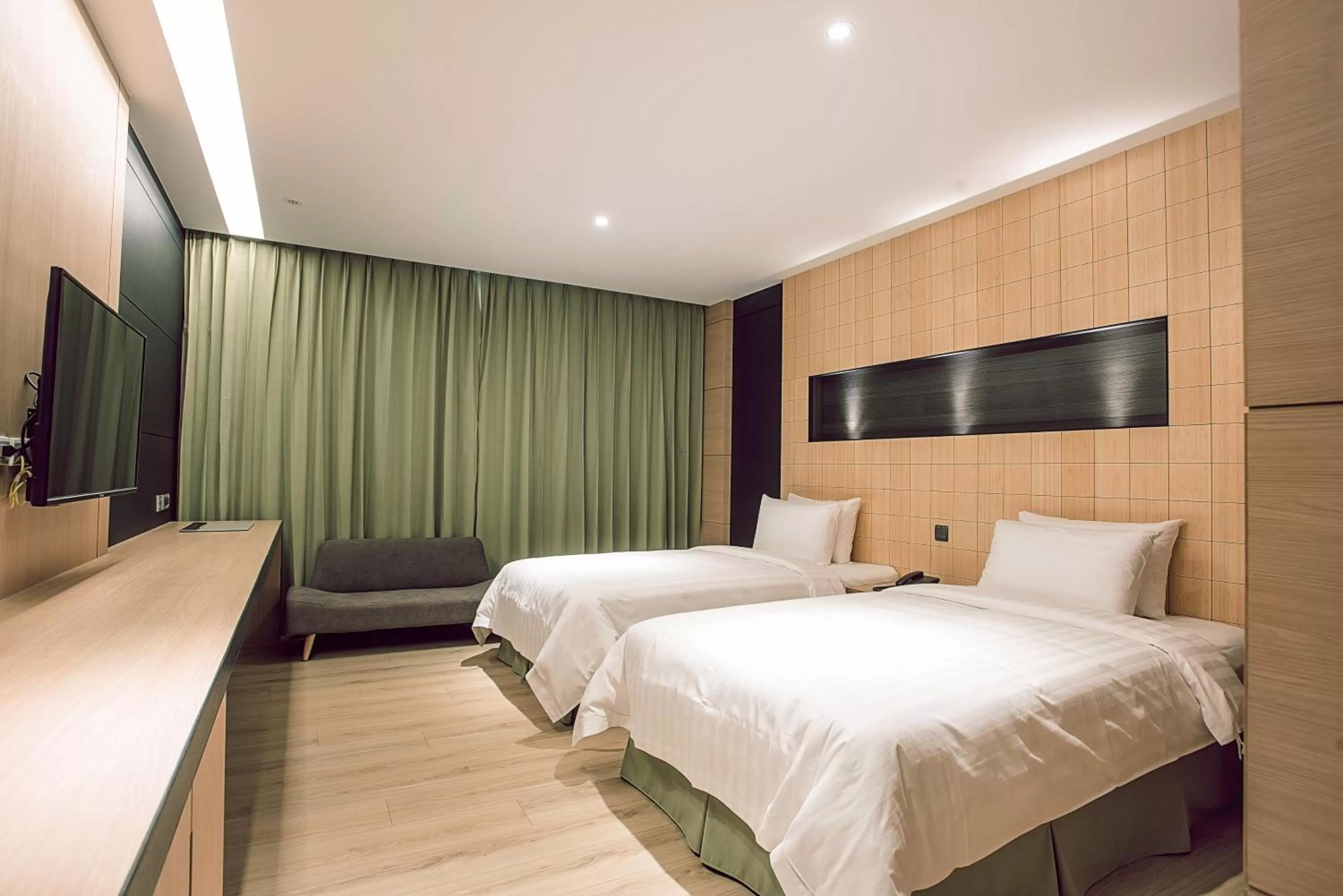 Photo of the whole room, Bed in Hotel R14