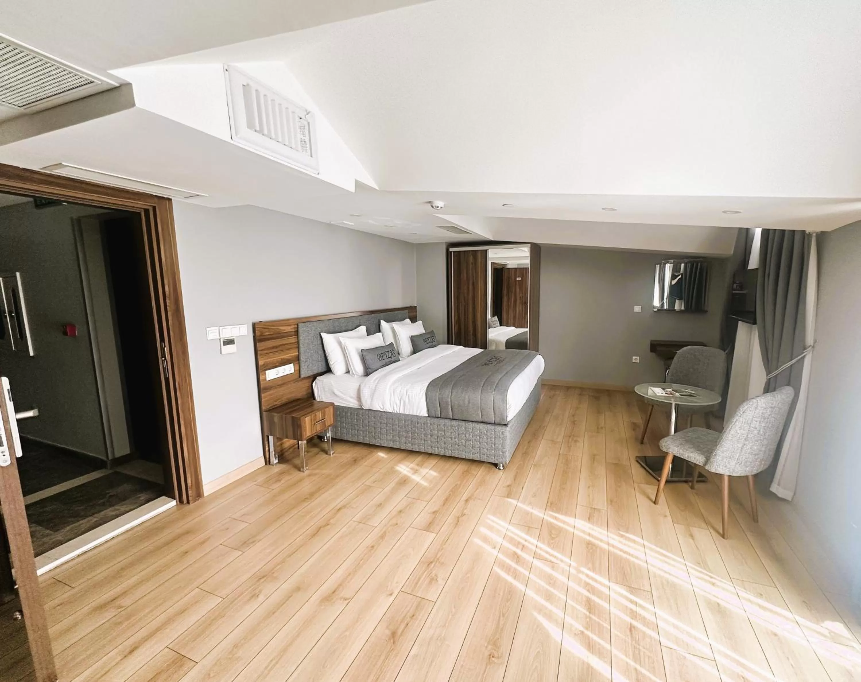 Coffee/tea facilities, Seating Area in Beyzas Hotels & Suites