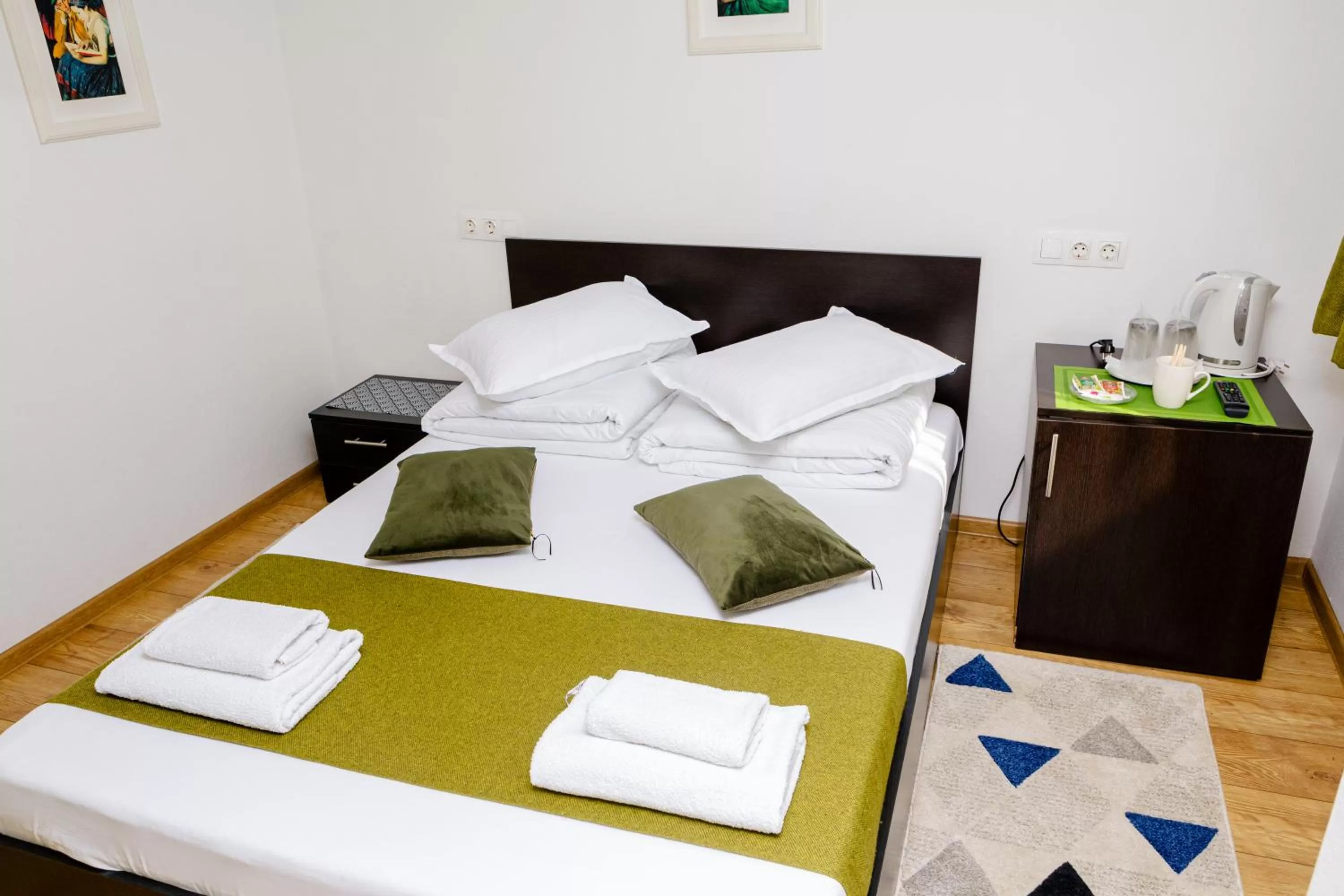 Bedroom, Bed in Pensiunea Pictorilor