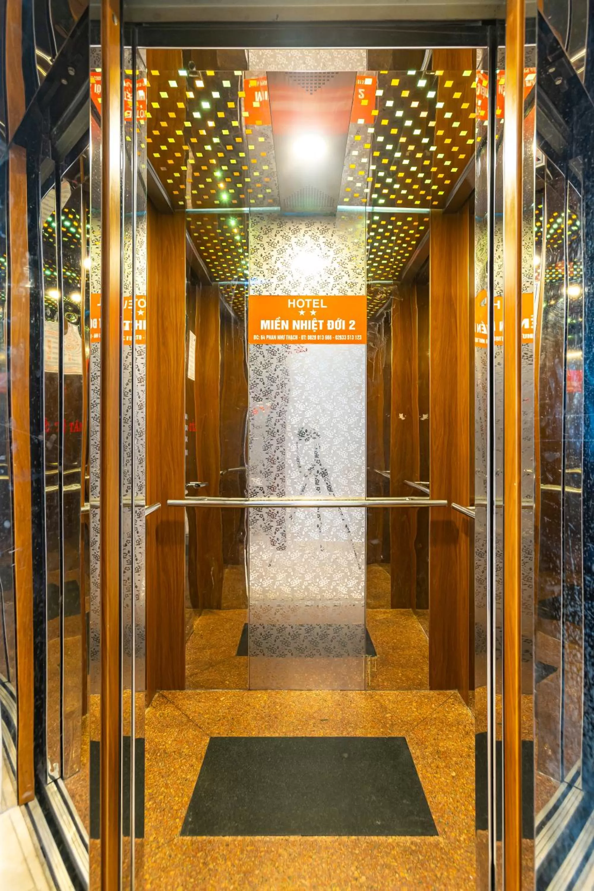 Facade/entrance in Miền Nhiệt Đới 2 Hotel