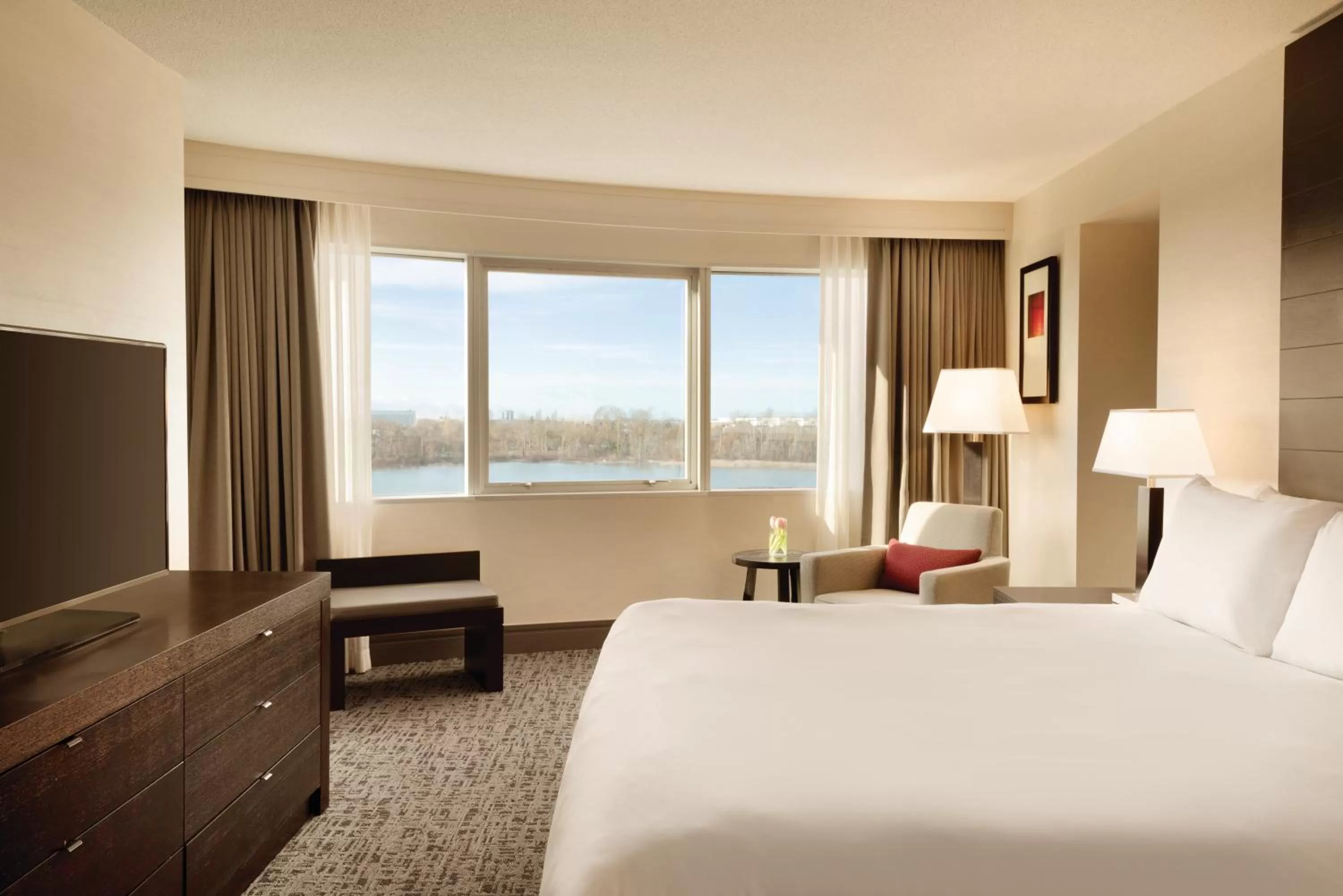 Photo of the whole room, Bed in Radisson Hotel Vancouver Airport