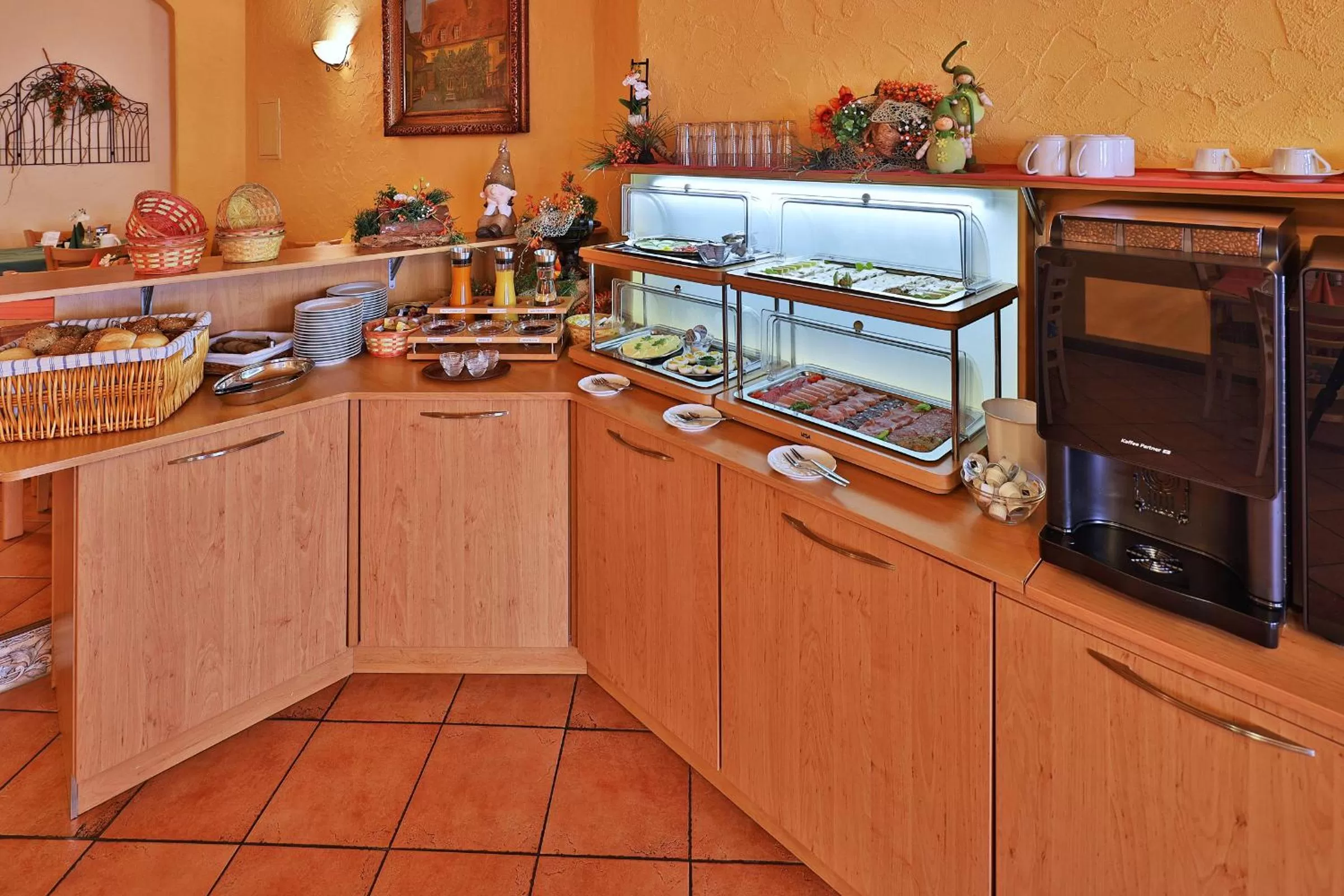 Restaurant/places to eat, Kitchen/Kitchenette in Hotel-Pension zum Markt