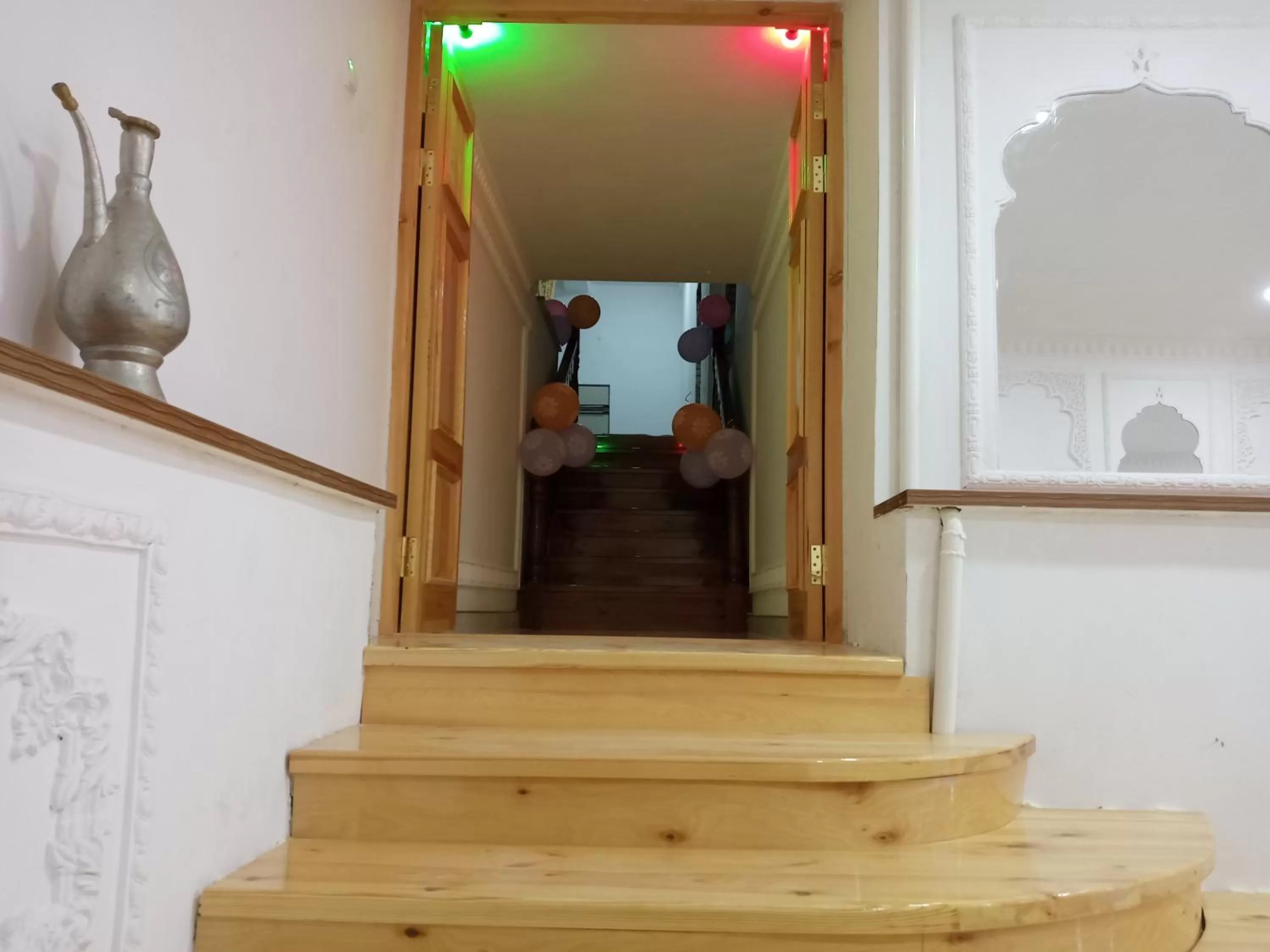 Restaurant/places to eat in Boutigue Hotel Parvina