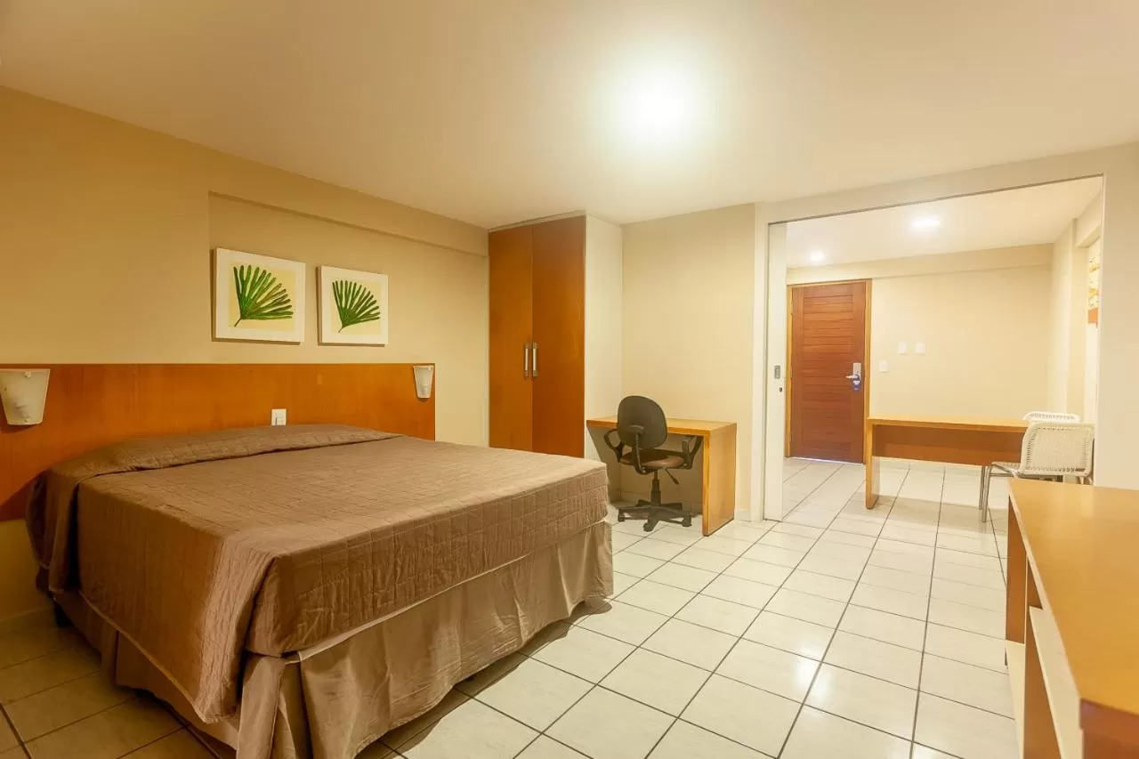 Photo of the whole room, Bed in Paradise Flat