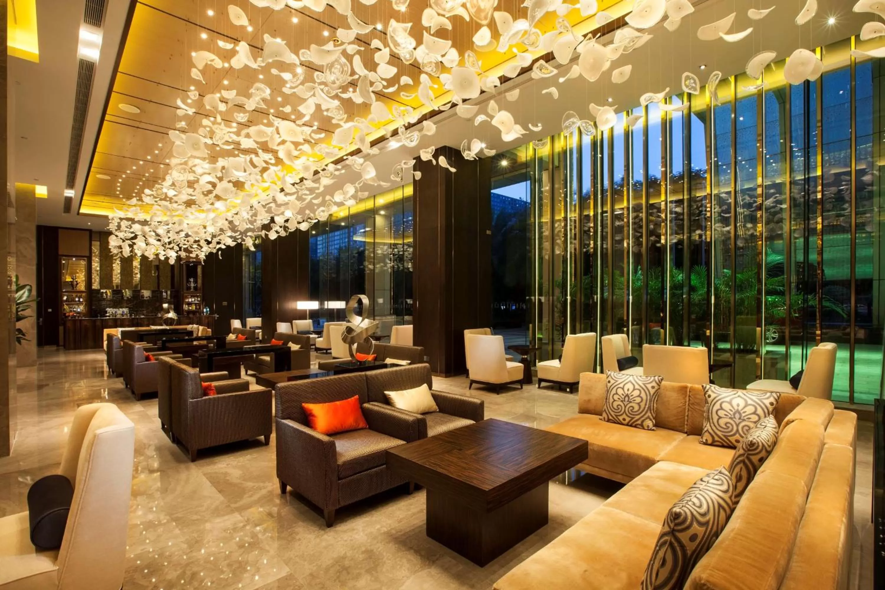 Lounge or bar in Hilton Shenzhen Futian