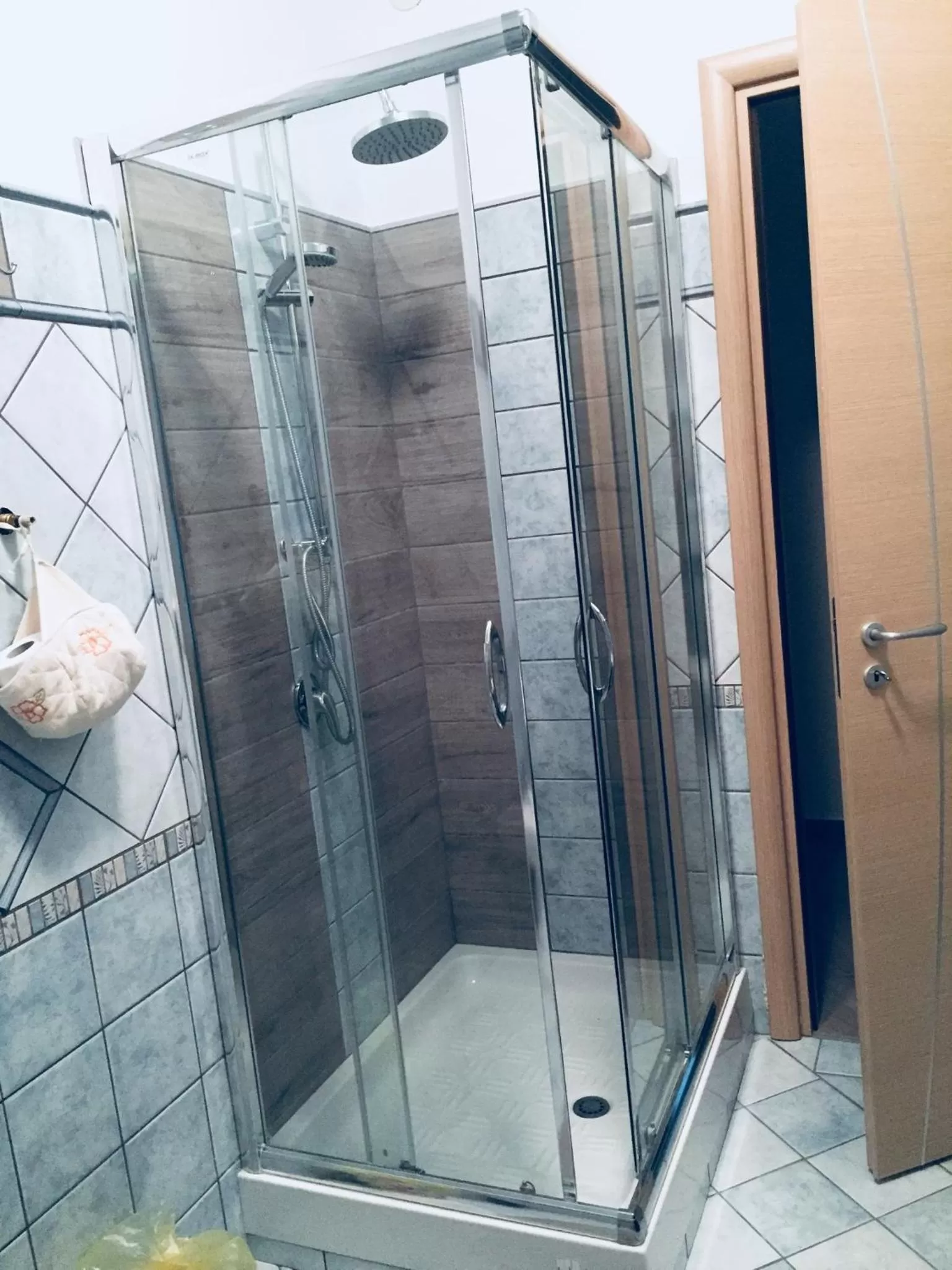 Shower in San Michele