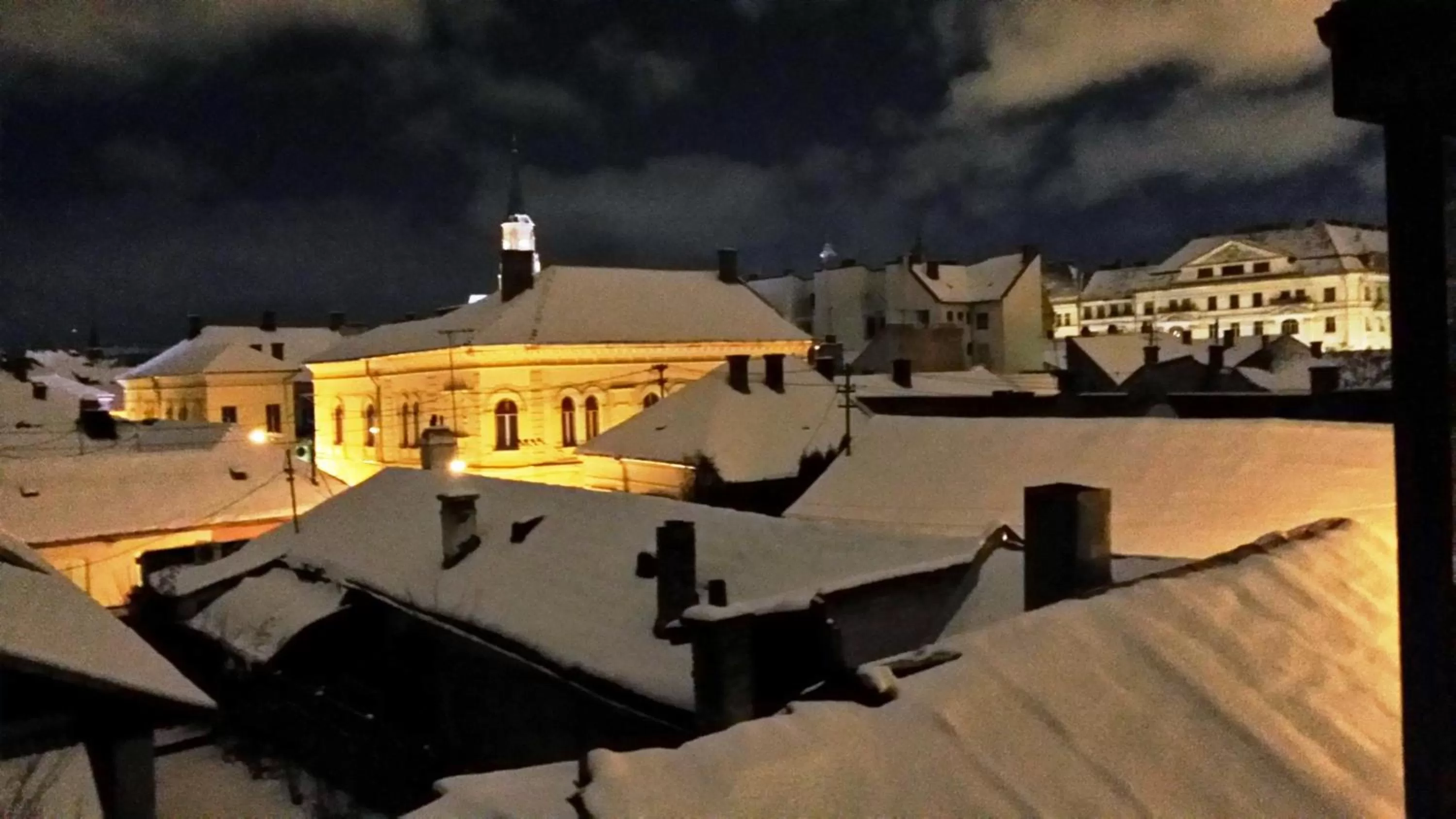 Area and facilities in Lucas 10 Apartments