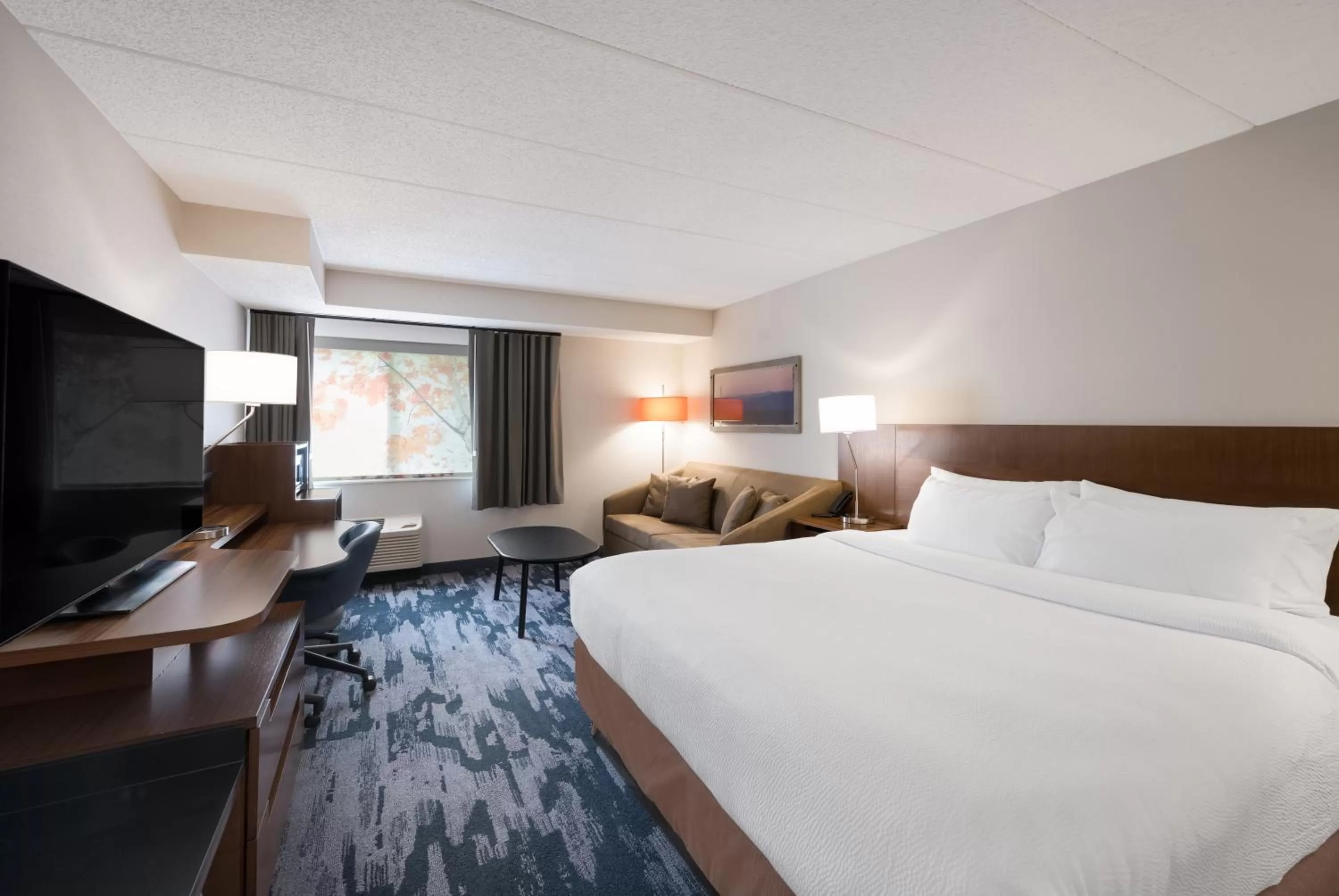 Bed in Fairfield Inn by Marriott Amesbury