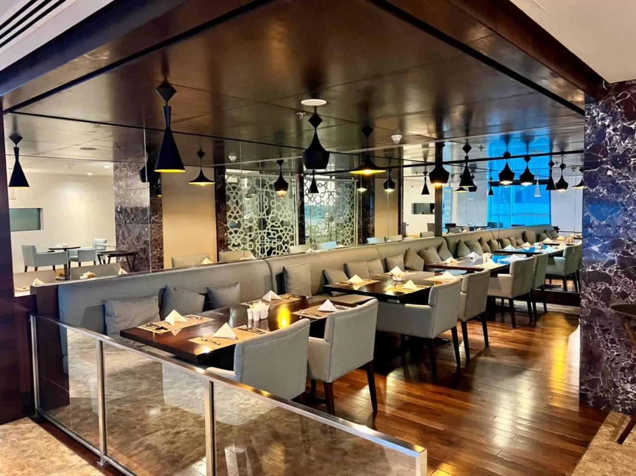 Restaurant/places to eat in Copthorne Hotel Sharjah