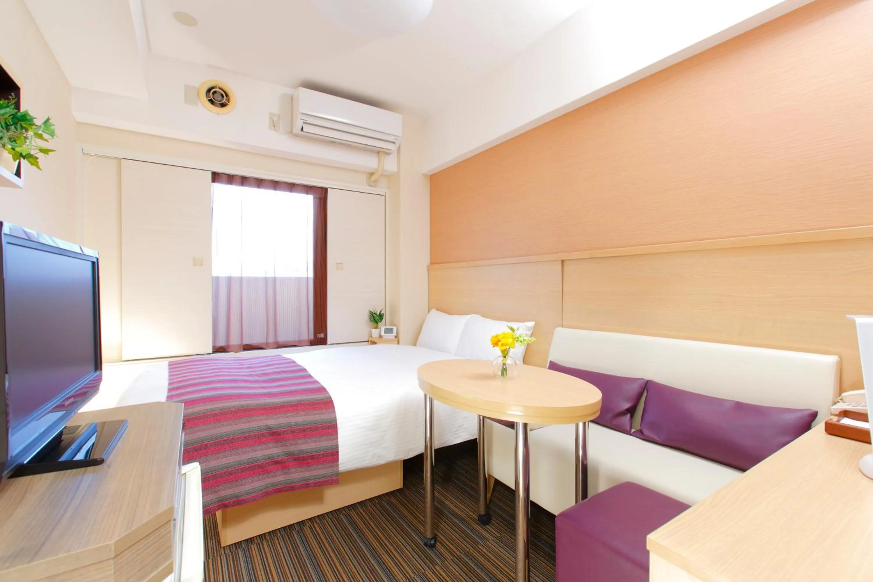 Spring, Bed in HOTEL MYSTAYS Asakusa
