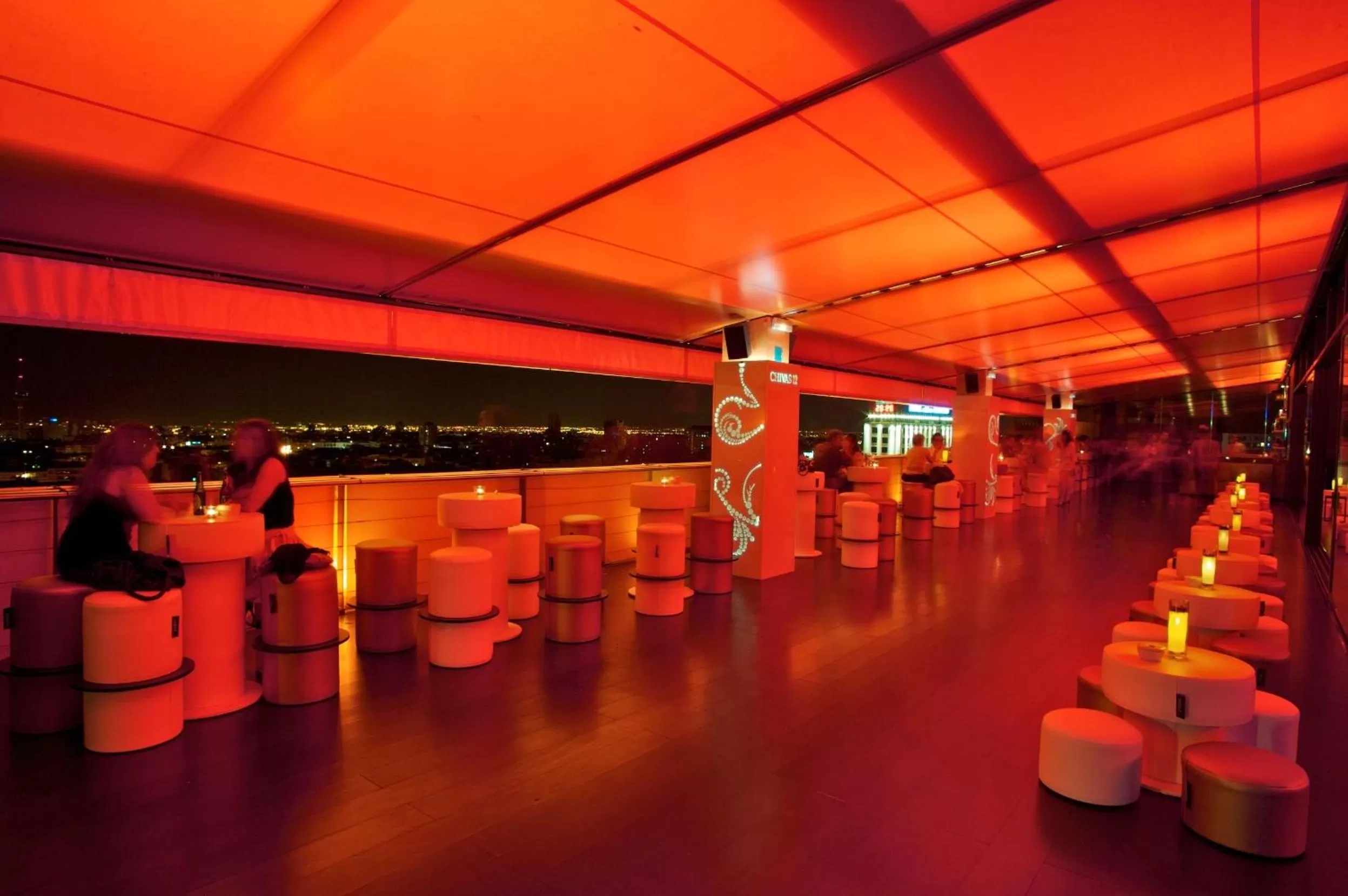 Nightclub / DJ in Hotel Puerta America