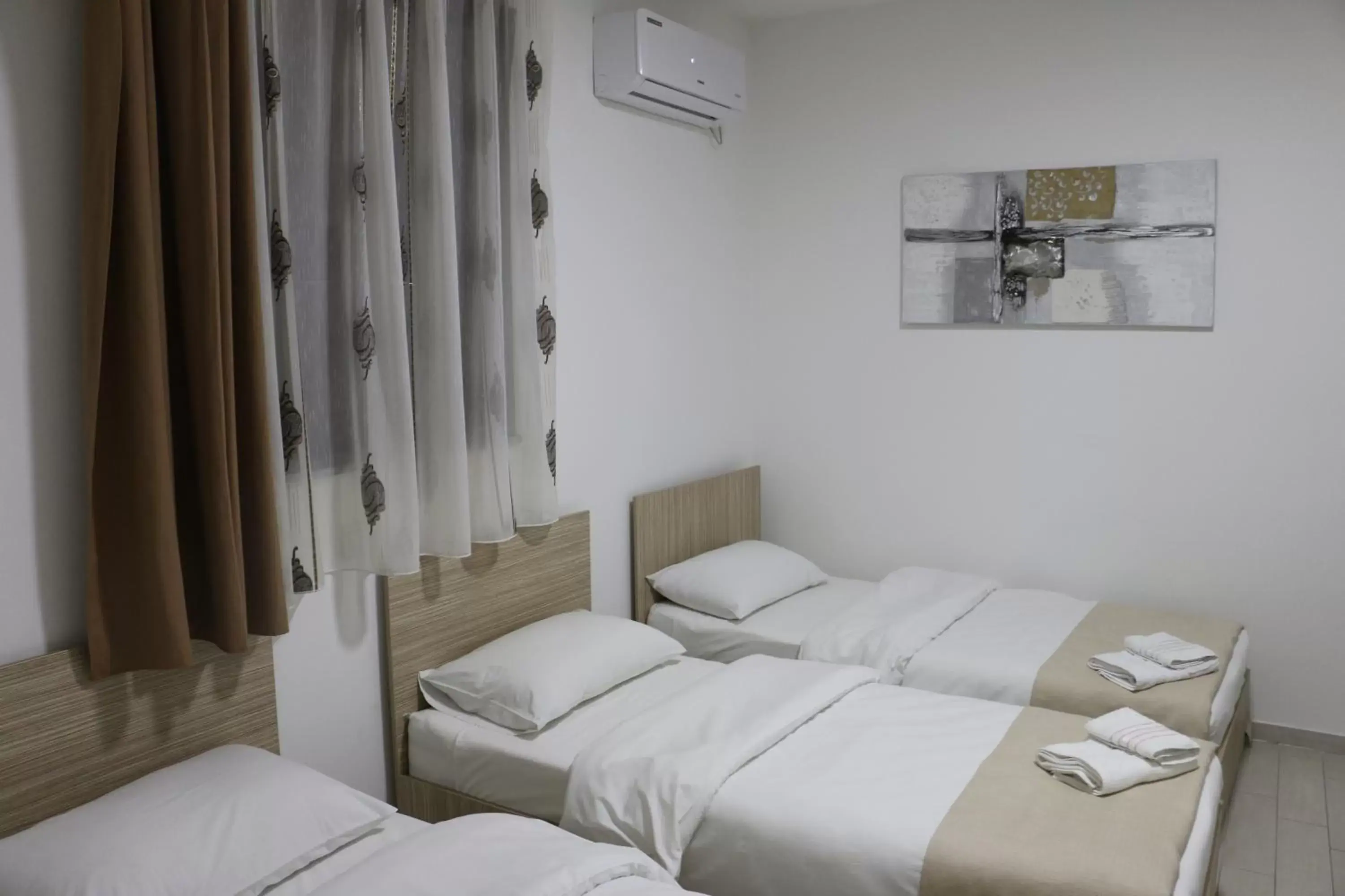 Comfort Quadruple Room in Hotel Old Konak Comfort Quadruple Room in Hotel Old Konak