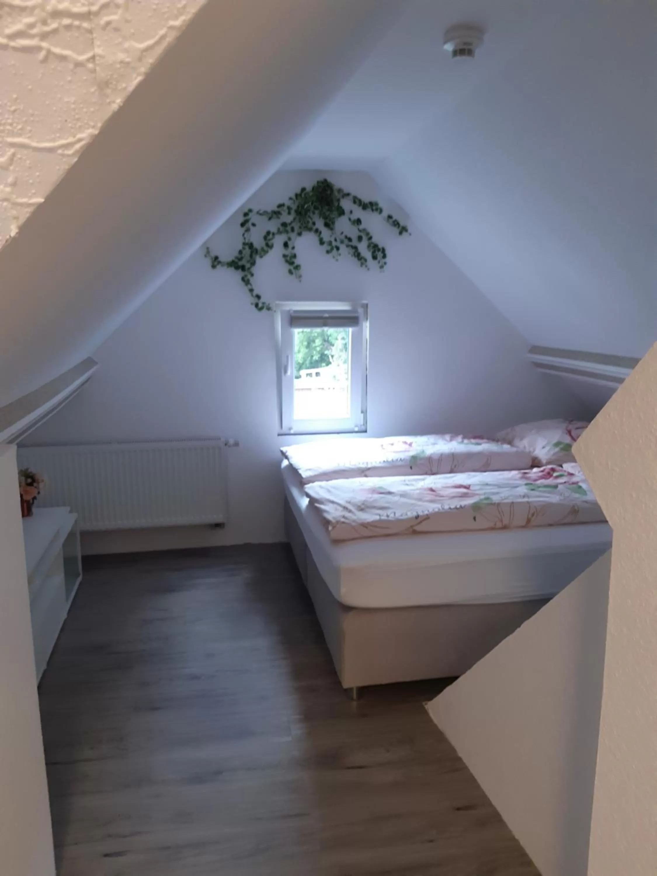 Bedroom, Bed in Gästehaus - Café Frank